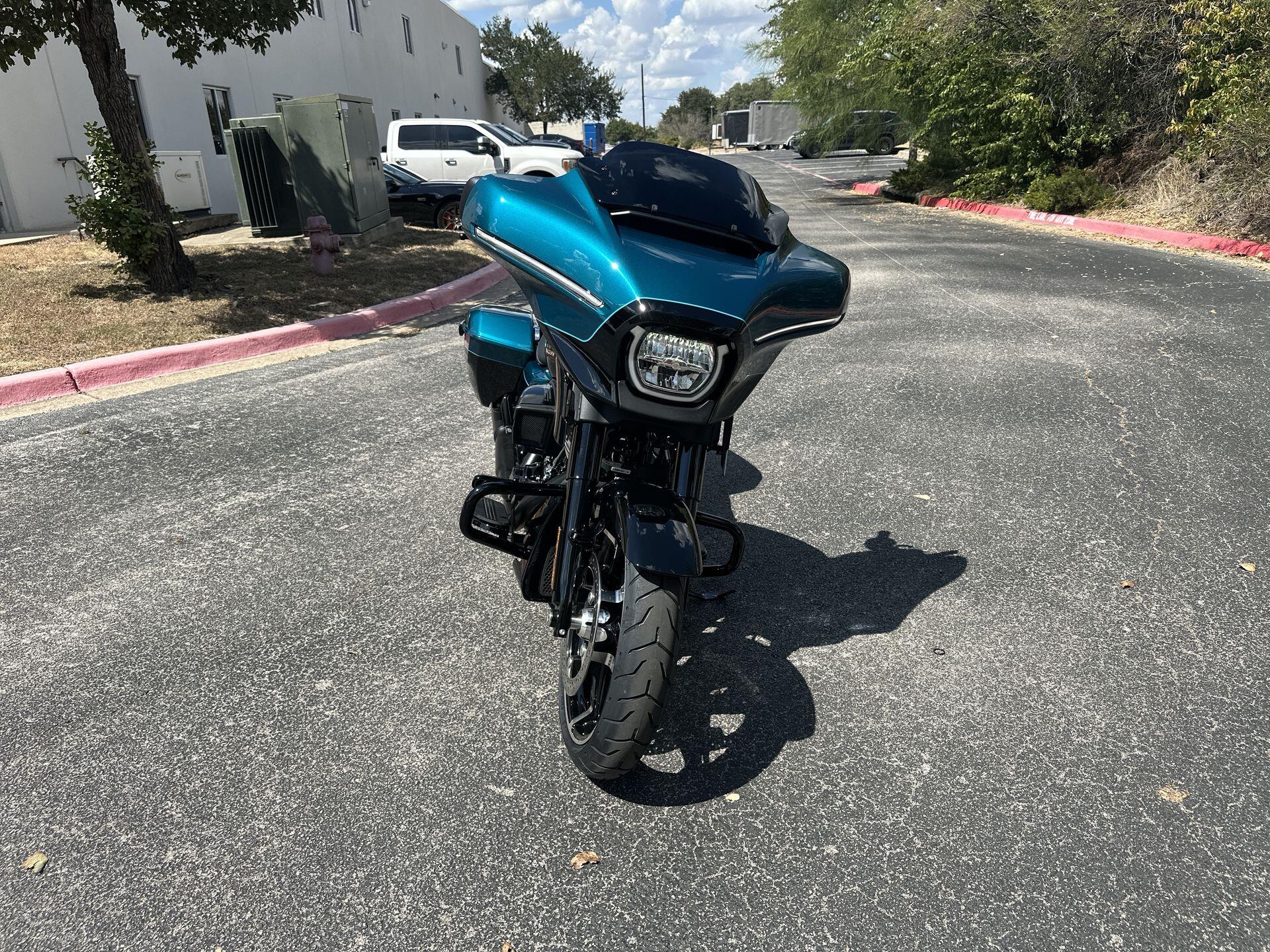 2026 Harley-Davidson® Street Glide® FLHX, photo 5