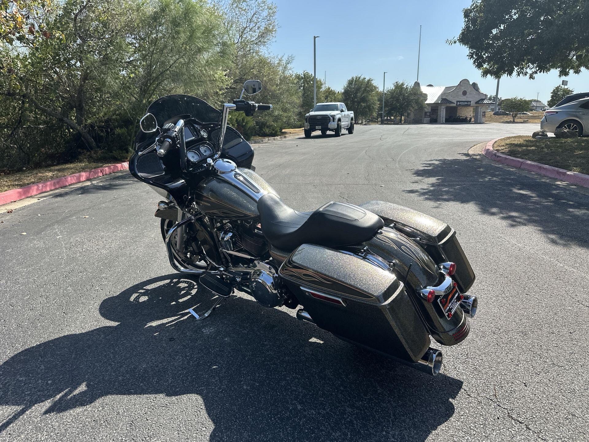 2017 Harley-Davidson® Road Glide® Special FLTRXS, photo 8