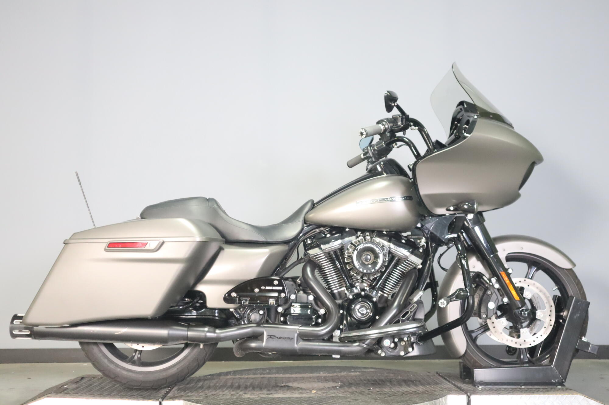2019 Harley-Davidson® Road Glide® Special (FLTRXS)
