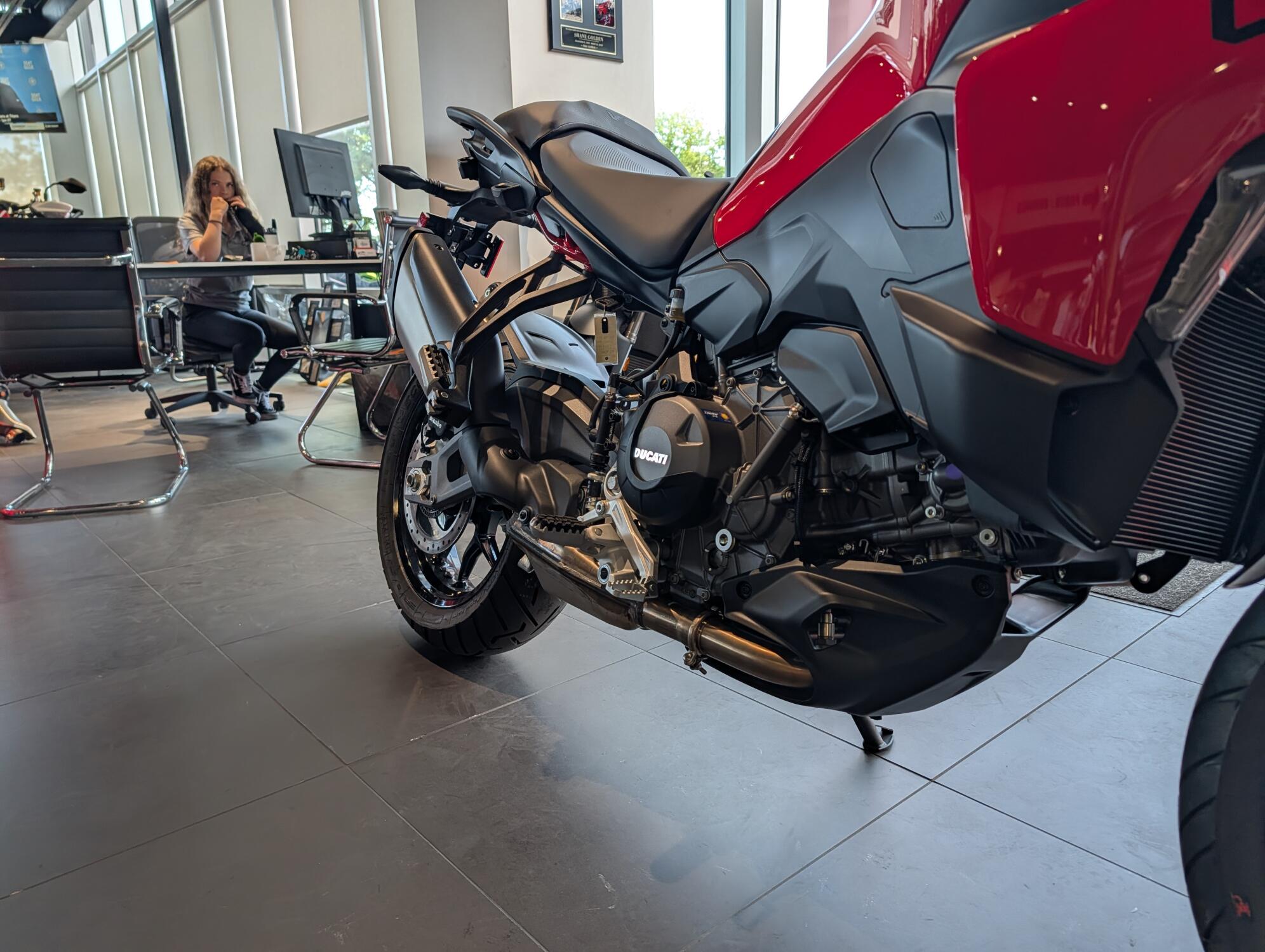 2027 DUCATI MULTISTRADA V2 RED, photo 11