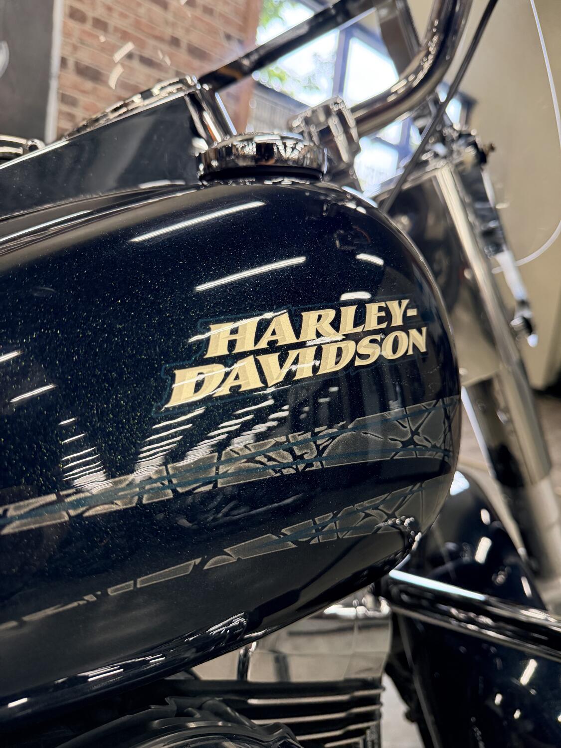 2016 Harley-Davidson® Fat Boy® FLSTF, photo 4