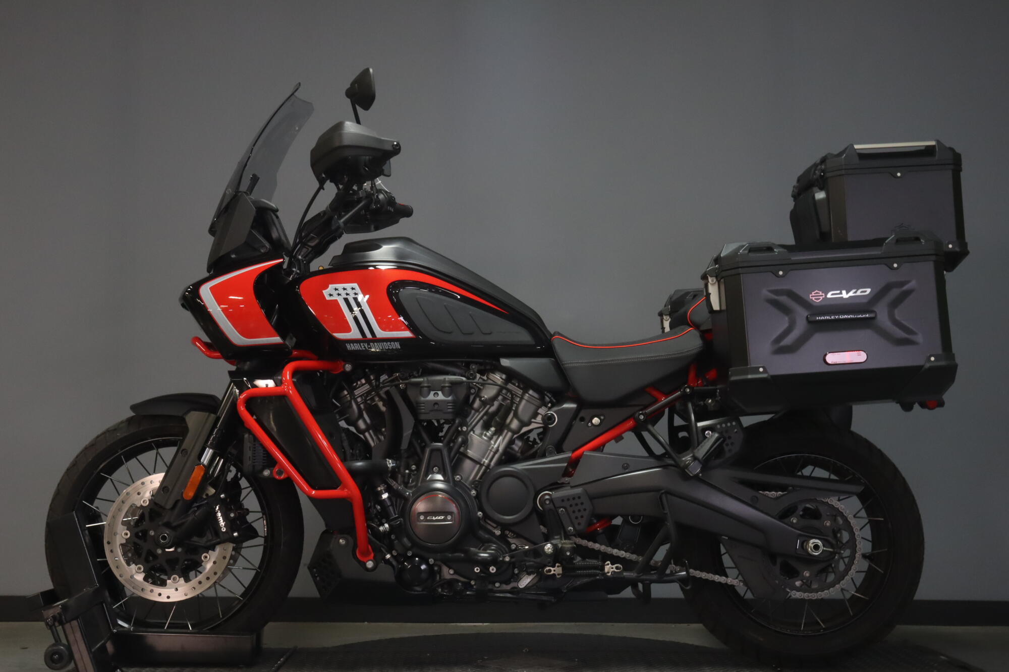 2024 Harley-Davidson® CVO™ Pan America® 1250 Special (RA1250SE), photo 5