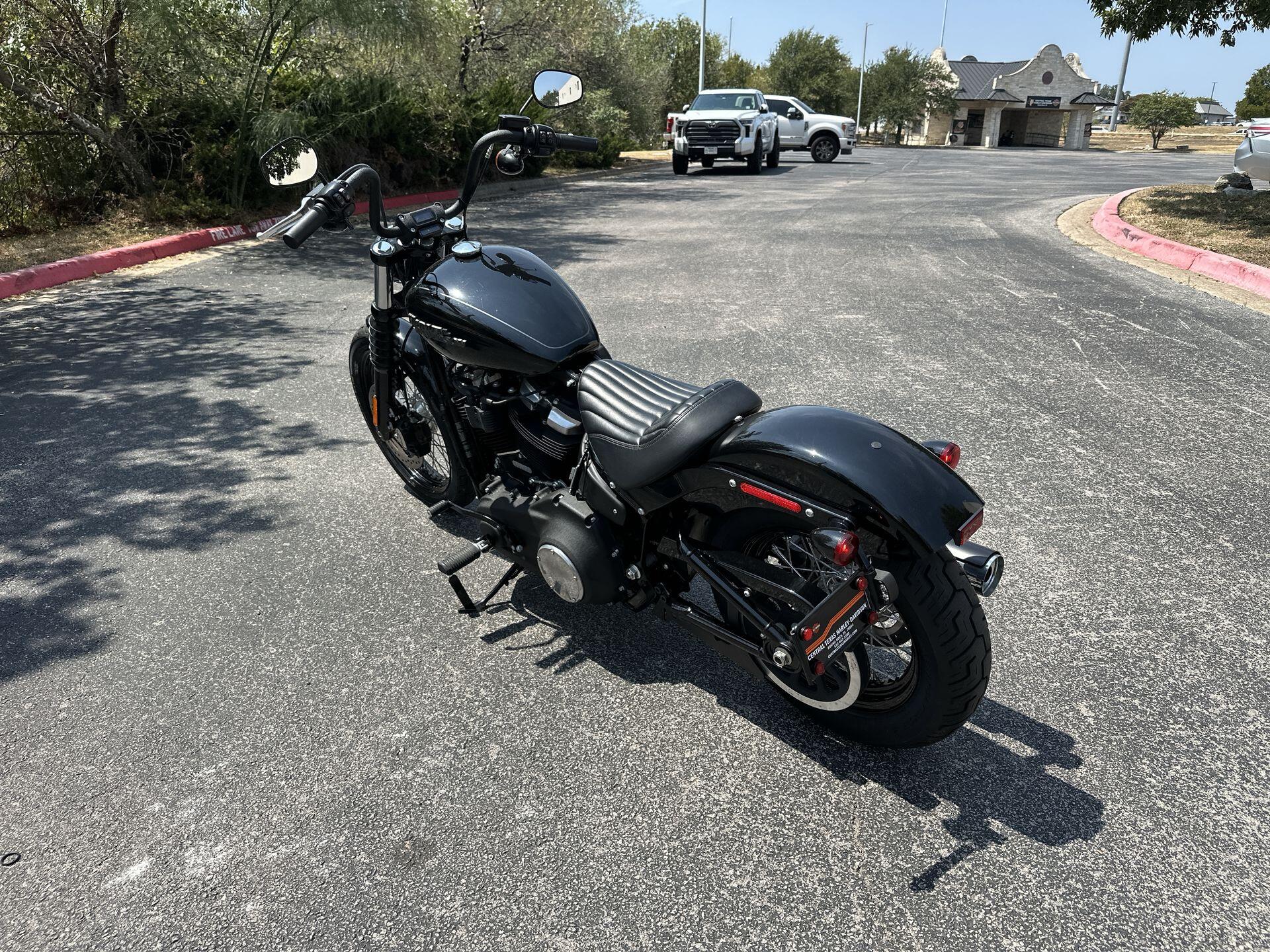2020 Harley-Davidson® Street Bob® FXBB, photo 8