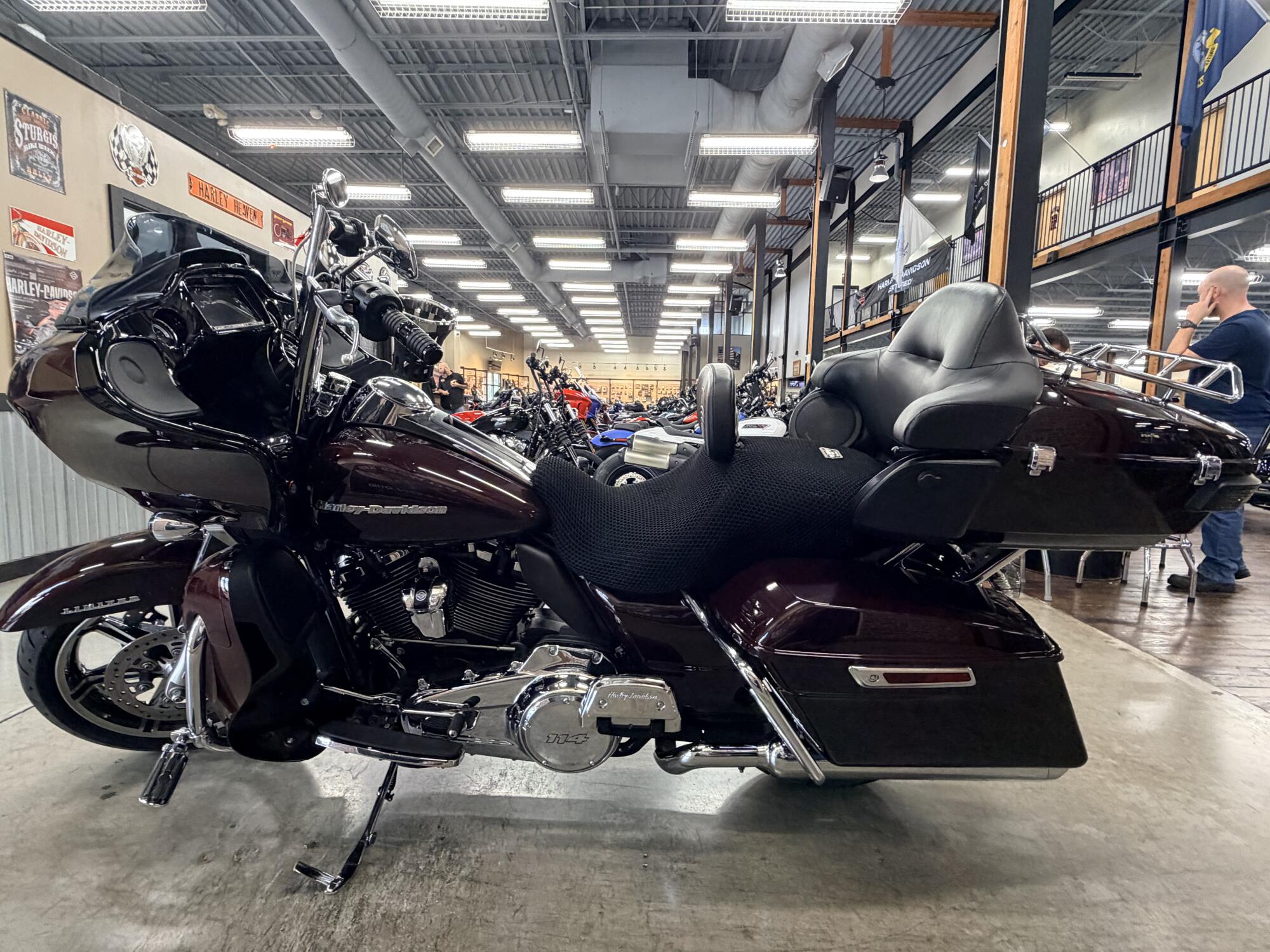 2021 Harley-Davidson® Road Glide® Limited FLTRK, photo 12