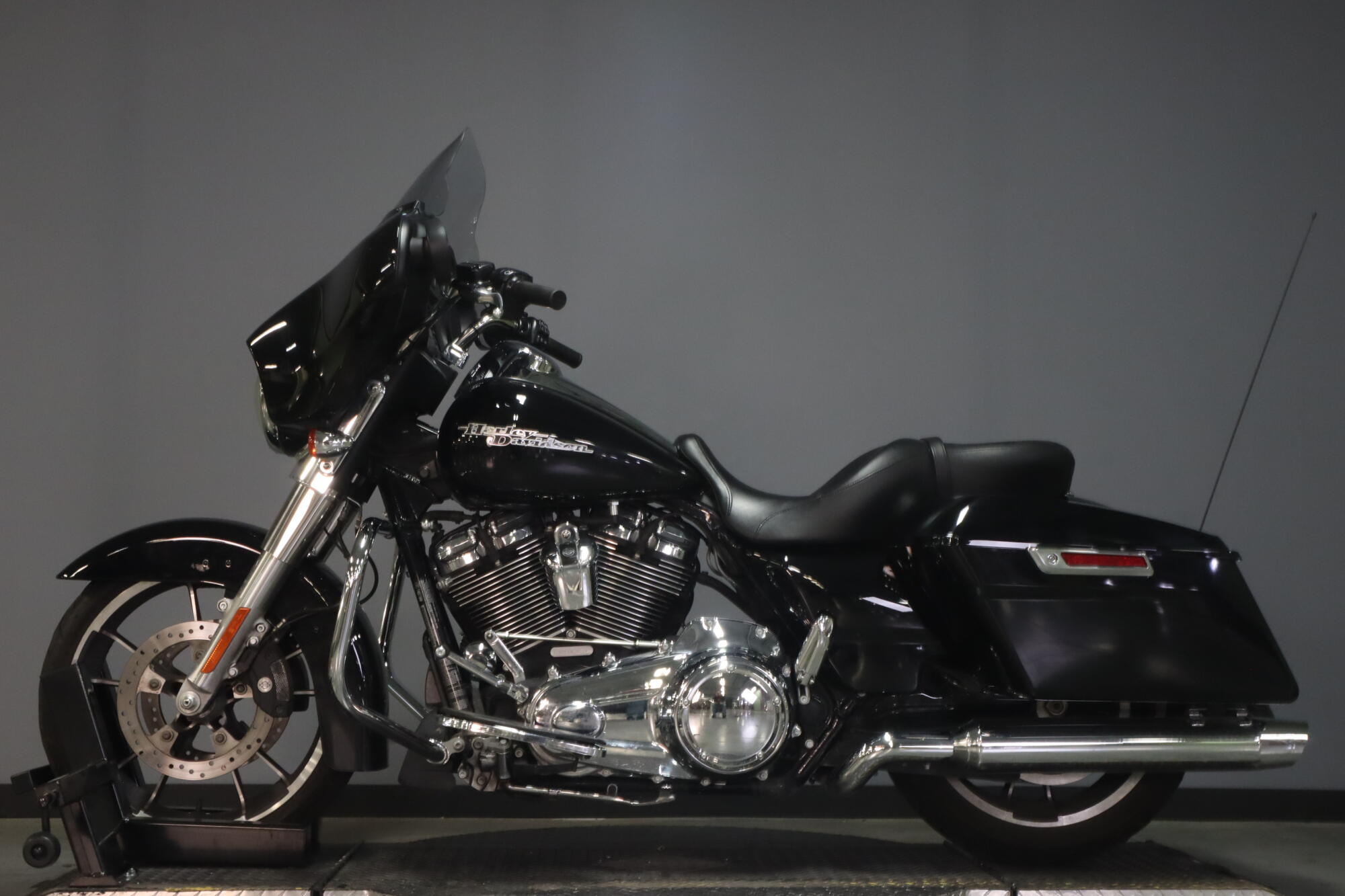2020 Harley-Davidson® Street Glide® (FLHX), photo 5