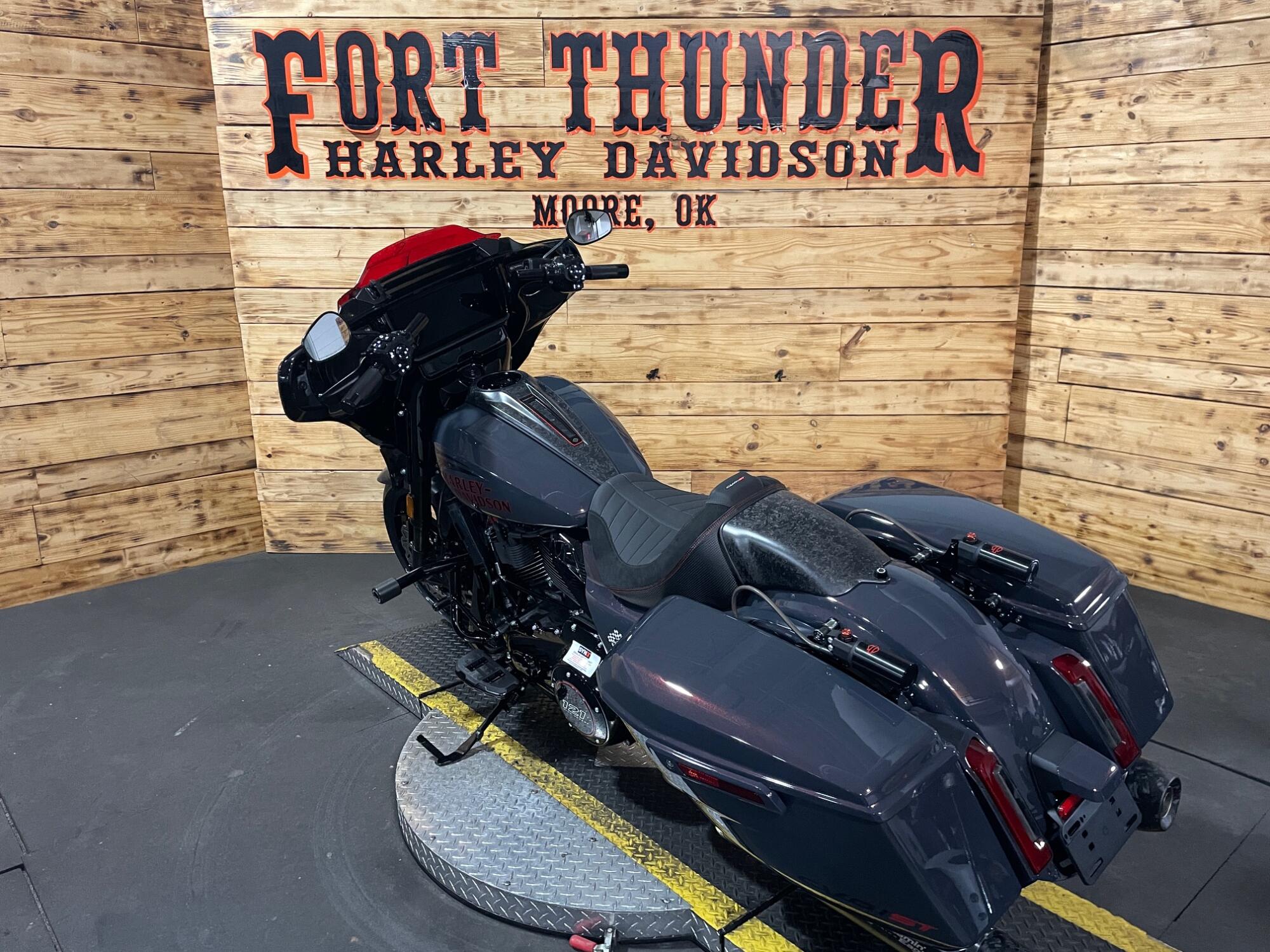 2026 Harley-Davidson® CVO Street Glide ST FLHXSTSE, photo 11