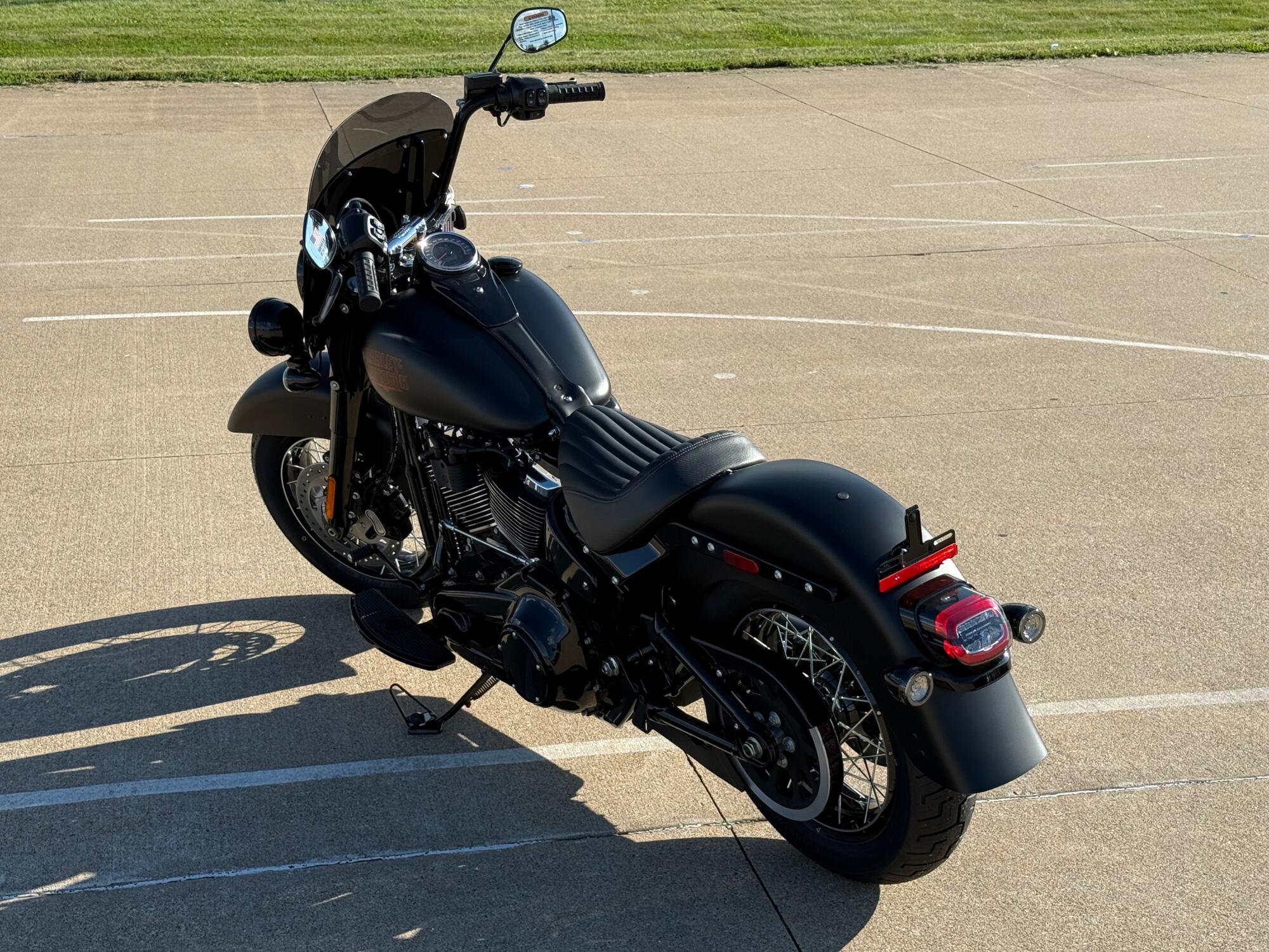 2026 Harley-Davidson® Deadwood™ Black Denim, photo 7