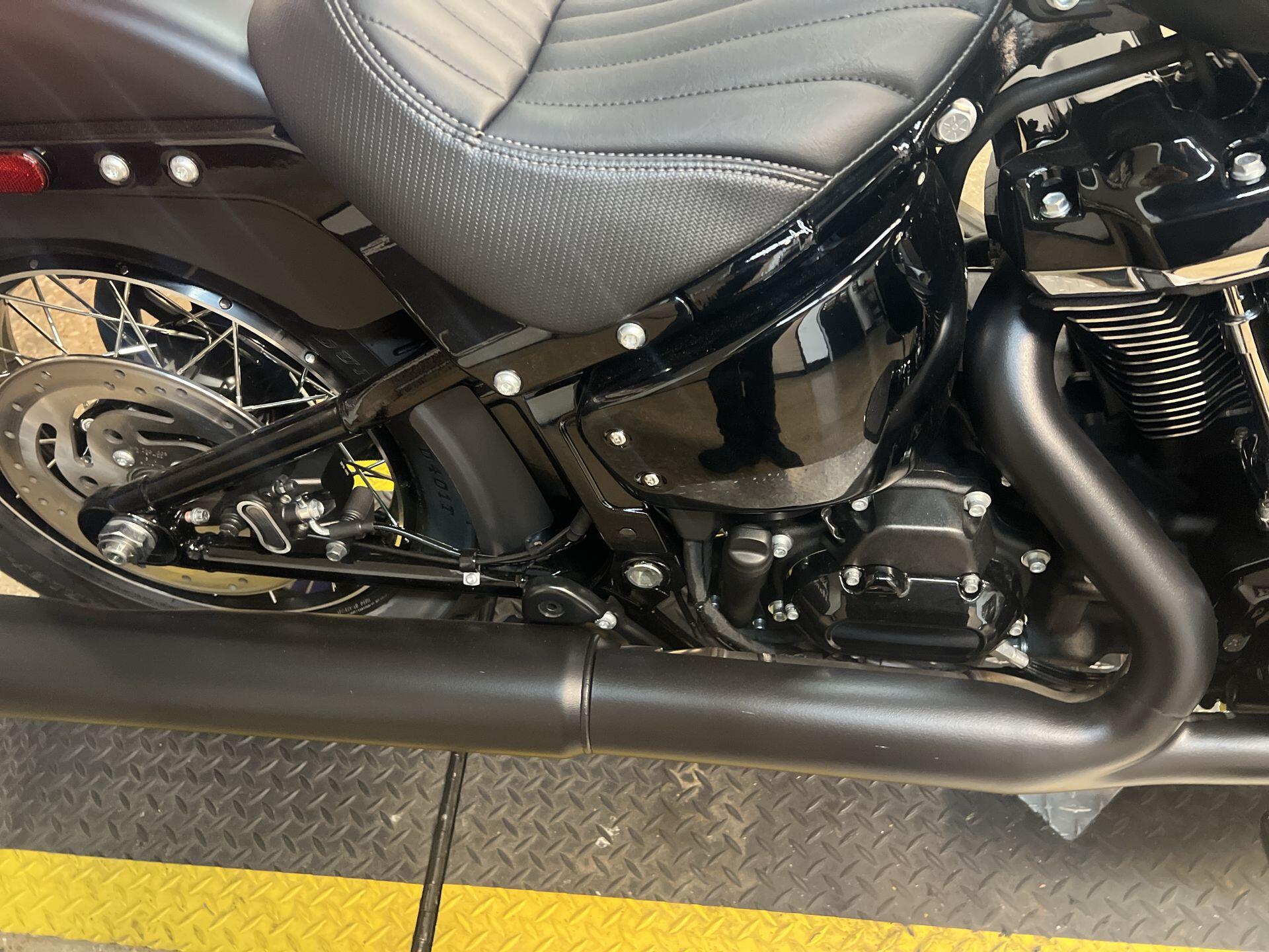 2026 Harley-Davidson® Deadwood™ FLHD, photo 16