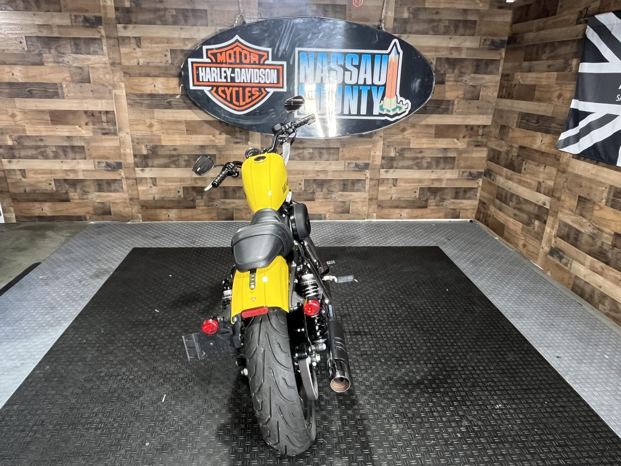 2018 Harley-Davidson® Roadster™ Corona Yellow Pearl, photo 7
