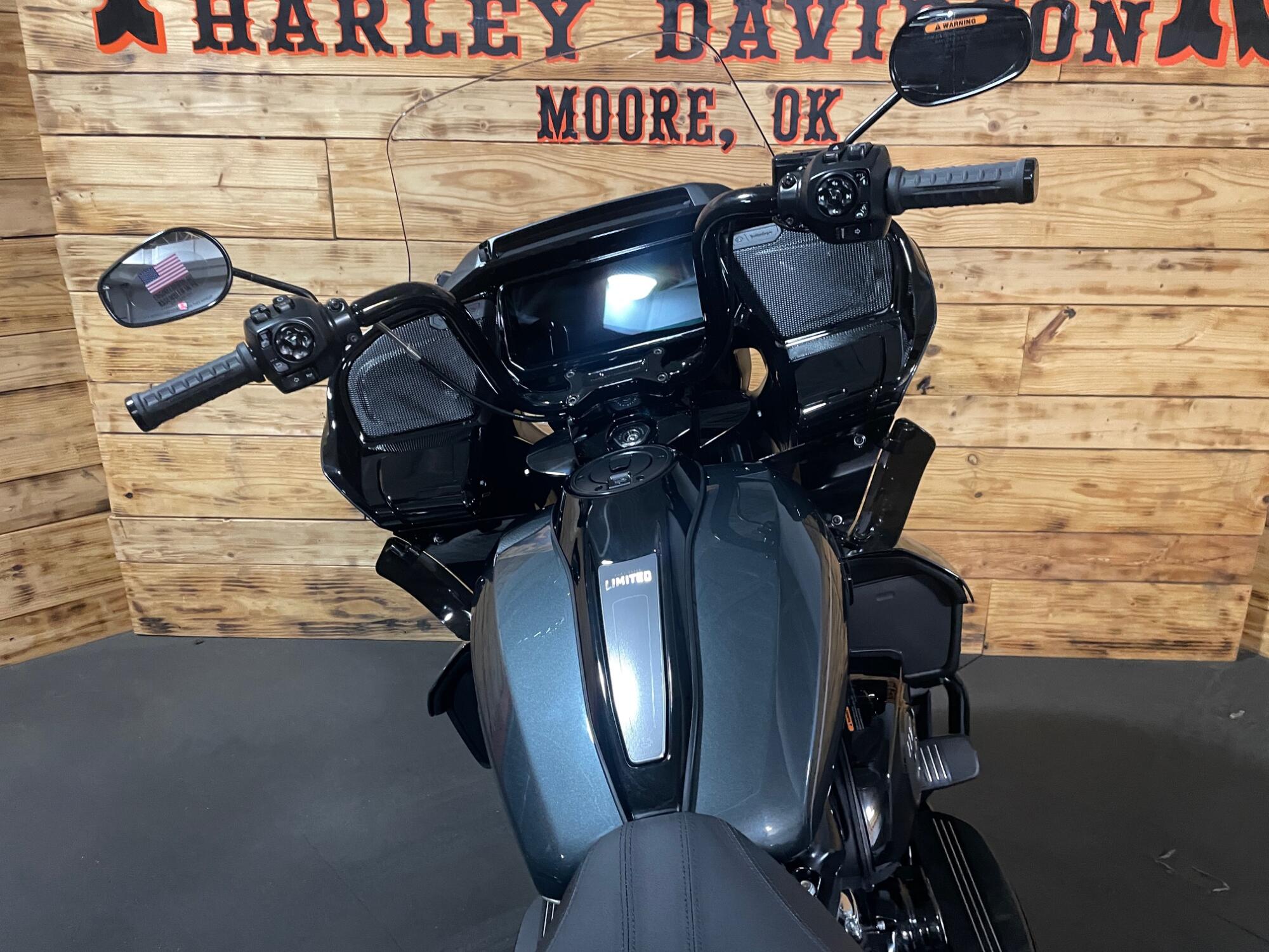 2026 Harley-Davidson® Road Glide Limited FLTRXL, photo 14