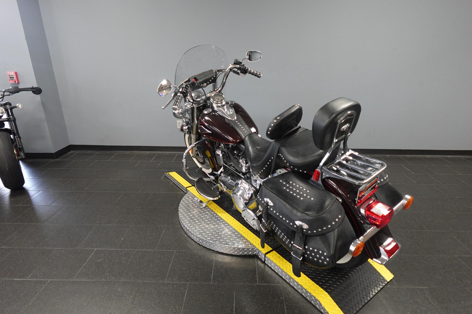 2011 Harley-Davidson® Heritage Softail® Classic FLSTC, photo 6