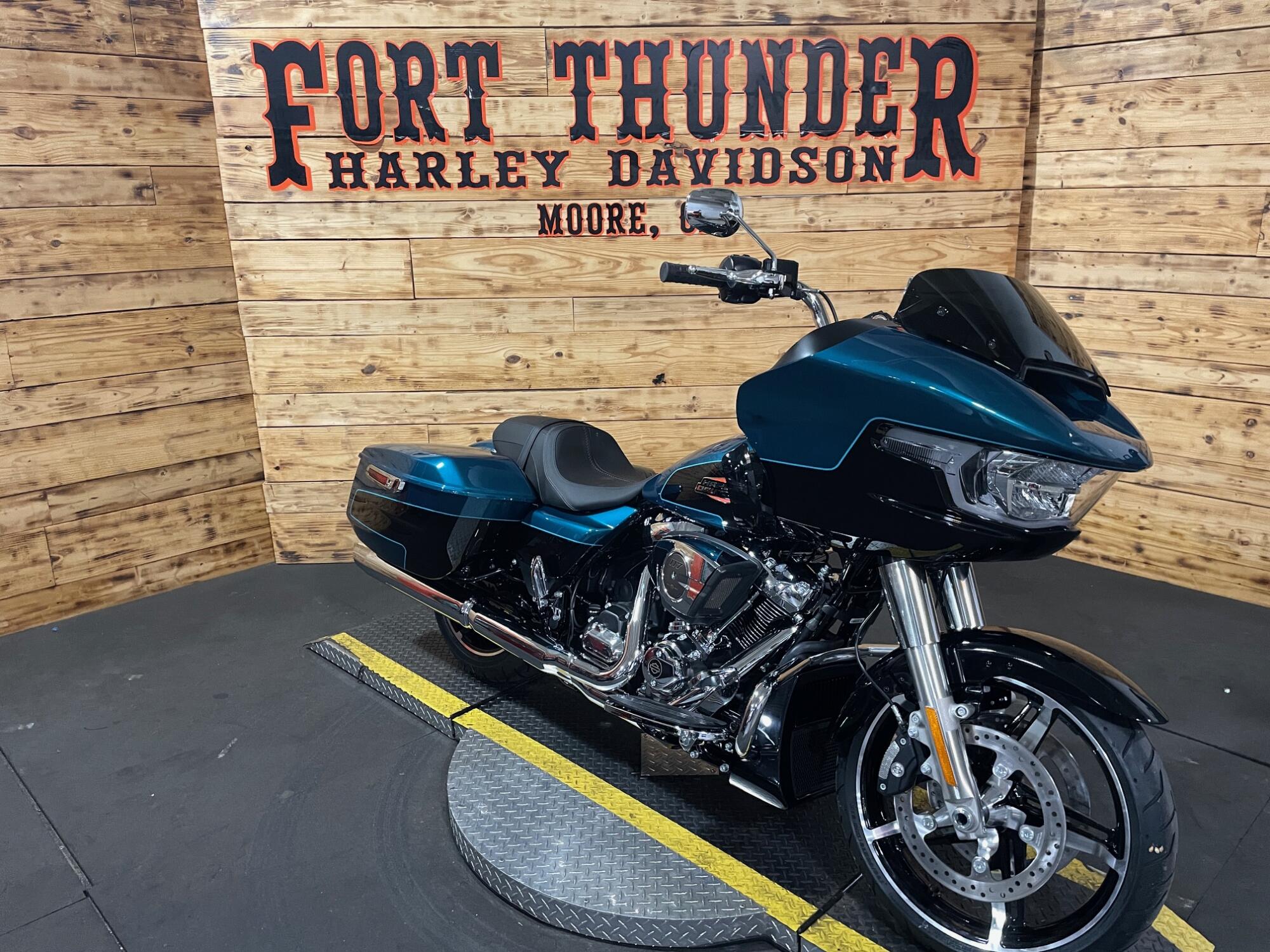 2026 Harley-Davidson® Road Glide® FLTRX, photo 4