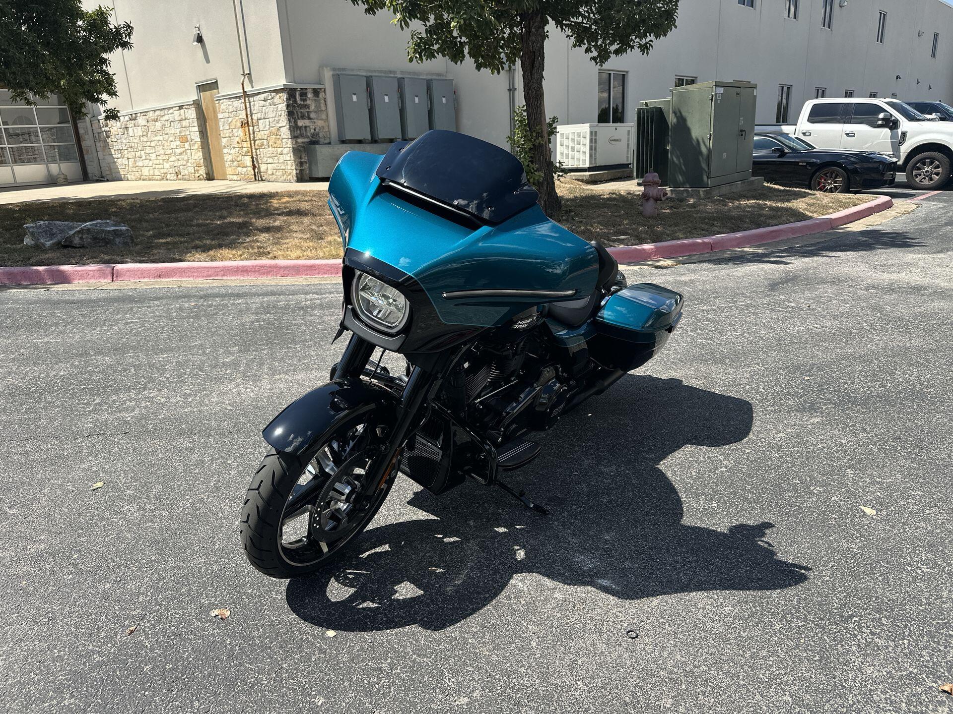 2026 Harley-Davidson® Street Glide® FLHX, photo 6