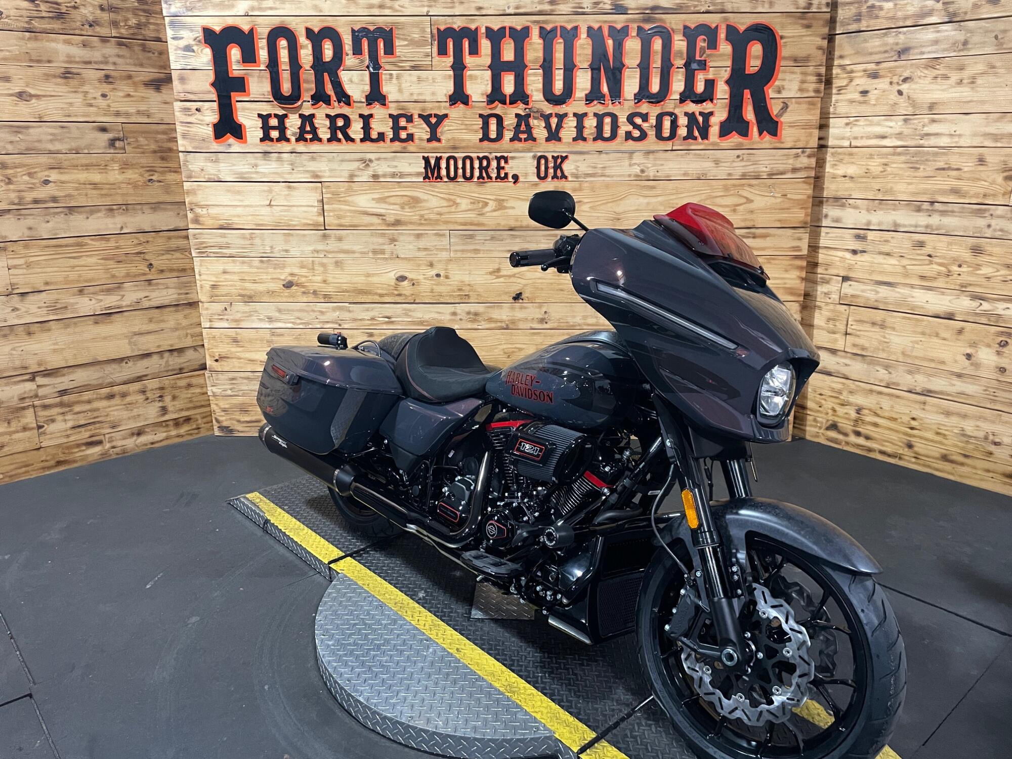 2026 Harley-Davidson® CVO Street Glide ST FLHXSTSE, photo 4