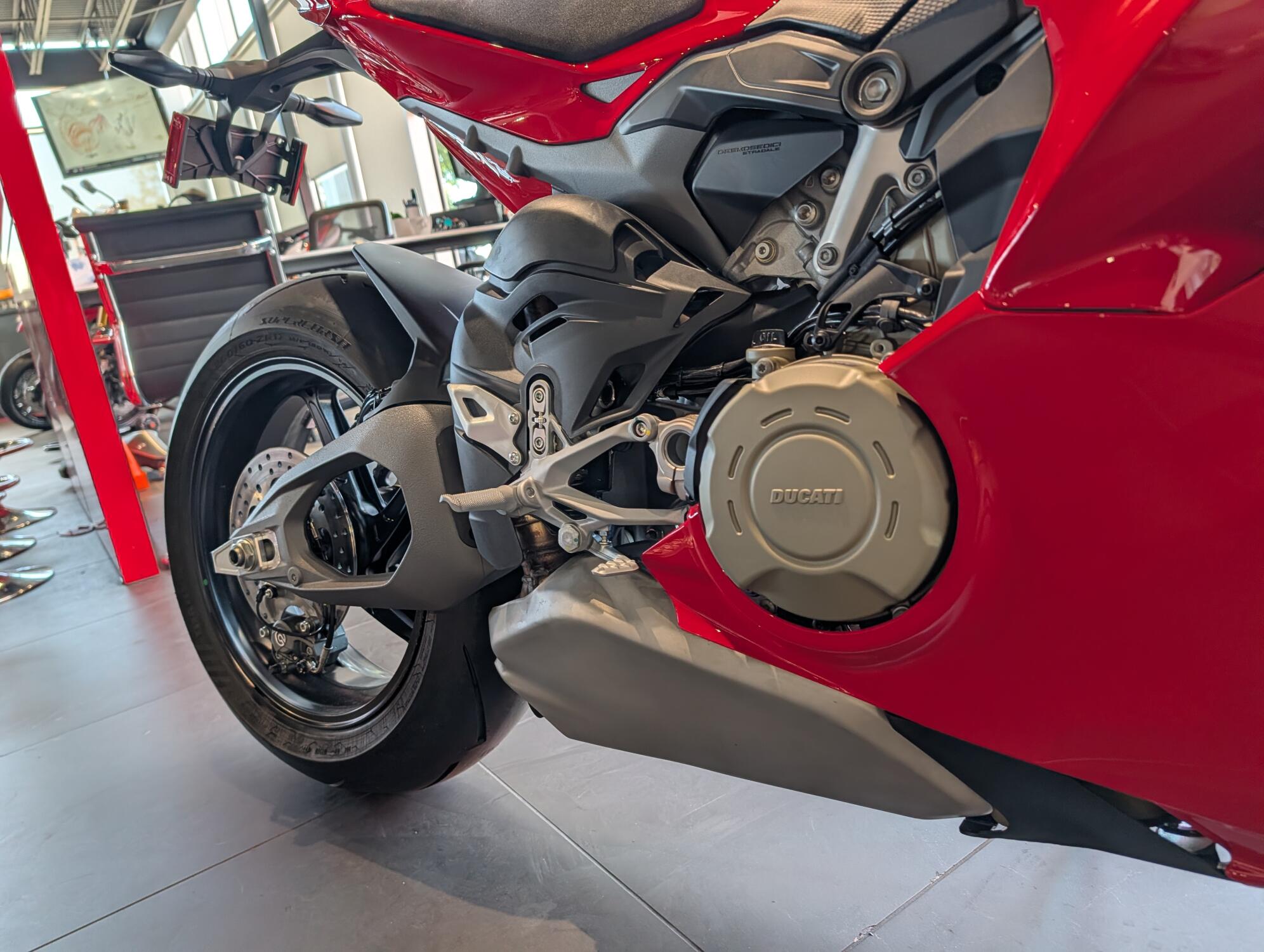 2026 Ducati Panigale V4 S, photo 12