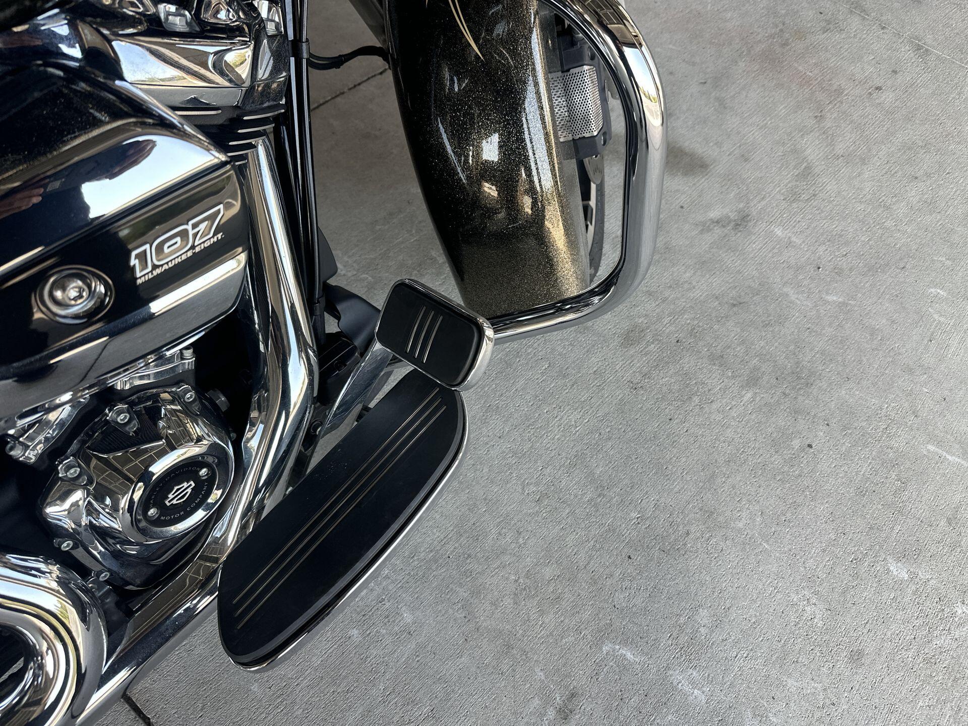 2017 Harley-Davidson® Road Glide® Special FLTRXS, photo 17