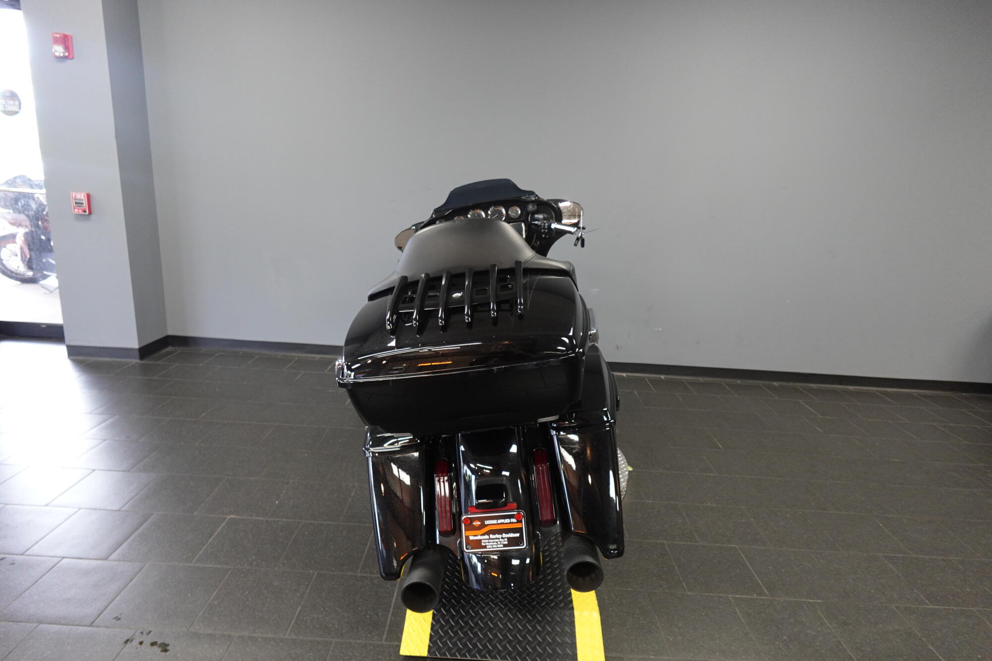 2017 Harley-Davidson® CVO™ Street Glide® FLHXSE, photo 7