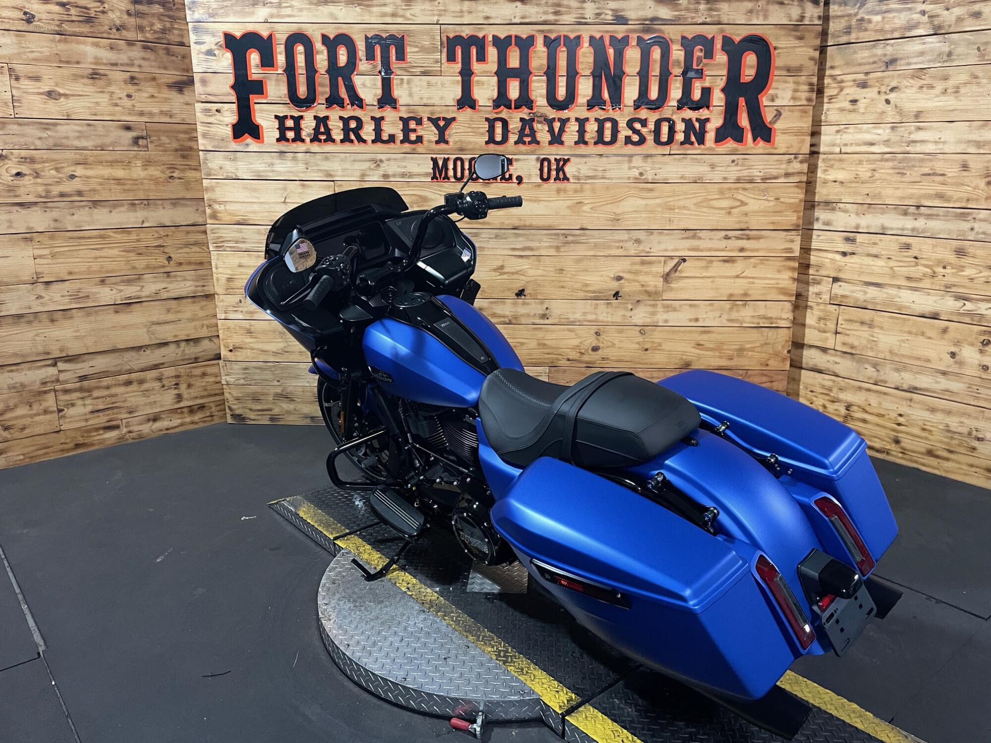 2026 Harley-Davidson® Road Glide® FLTRX, photo 11