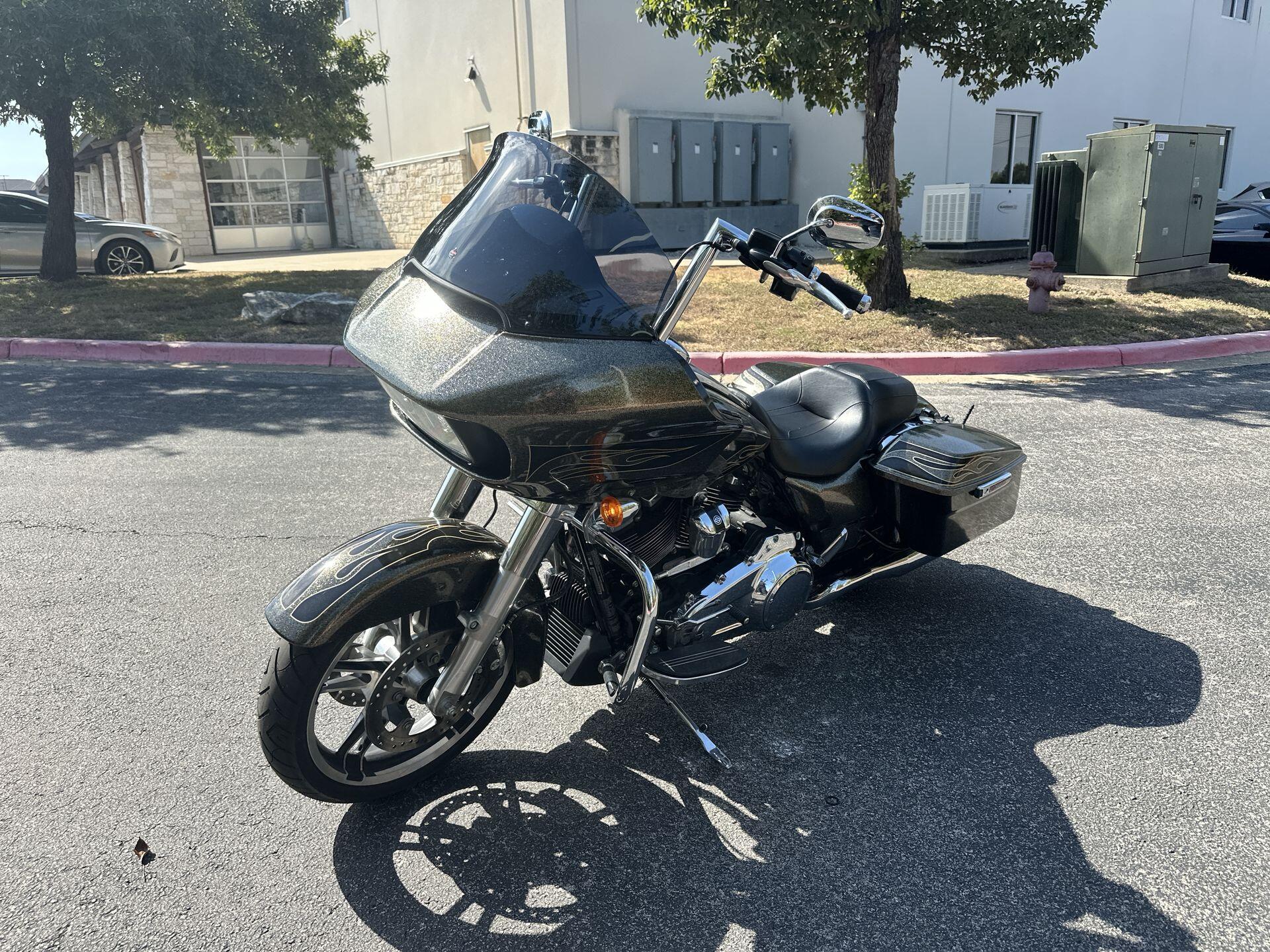 2017 Harley-Davidson® Road Glide® Special FLTRXS, photo 6