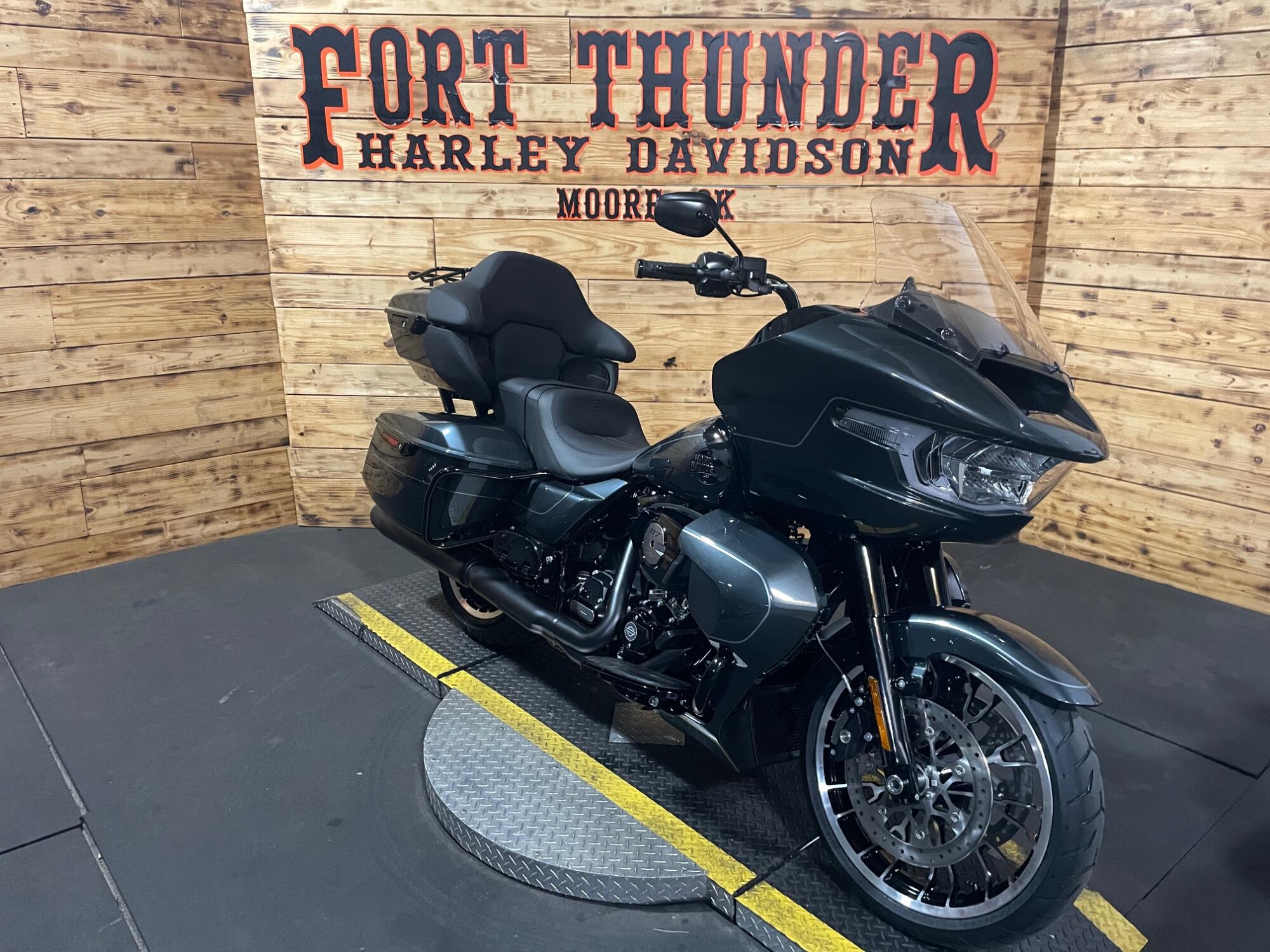 2026 Harley-Davidson® Road Glide Limited FLTRXL, photo 4