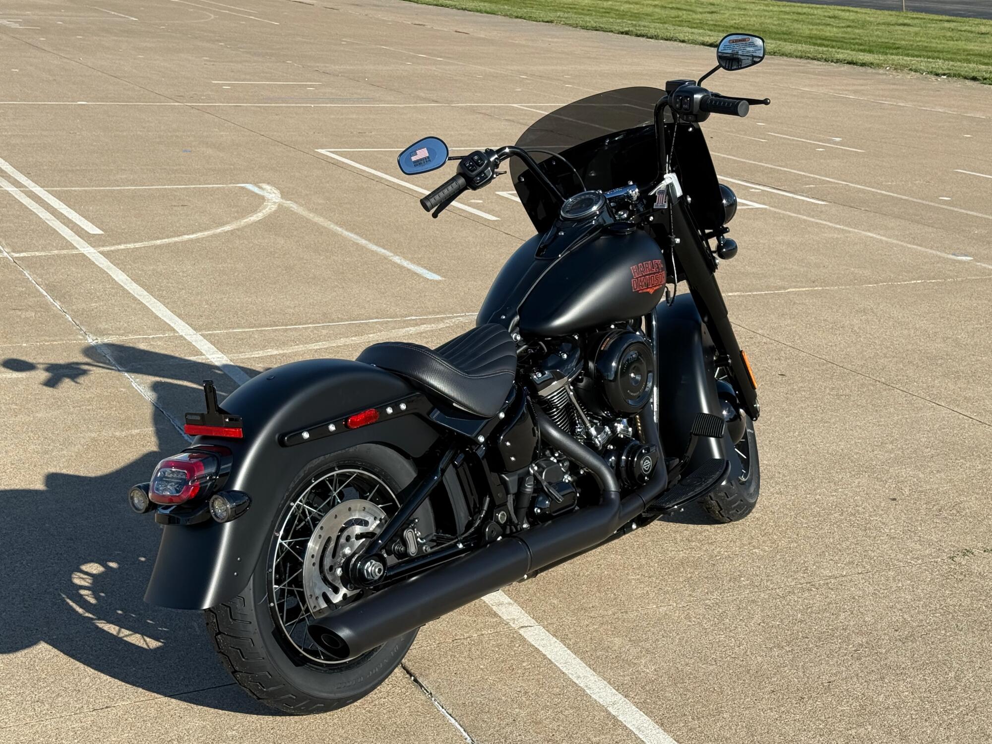 2026 Harley-Davidson® Deadwood™ Black Denim, photo 9