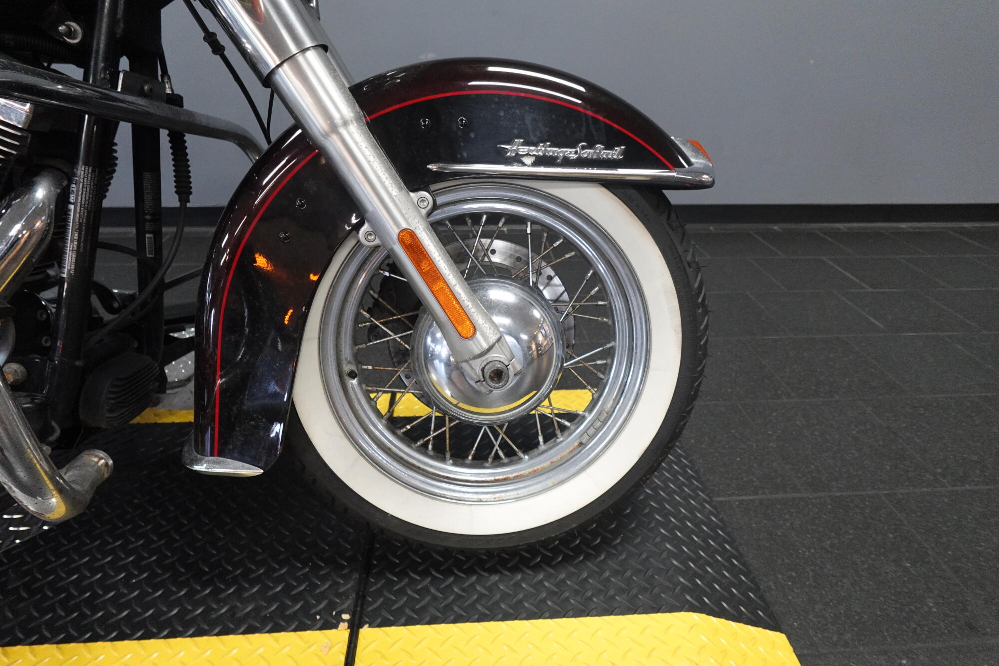 2011 Harley-Davidson® Heritage Softail® Classic FLSTC, photo 10