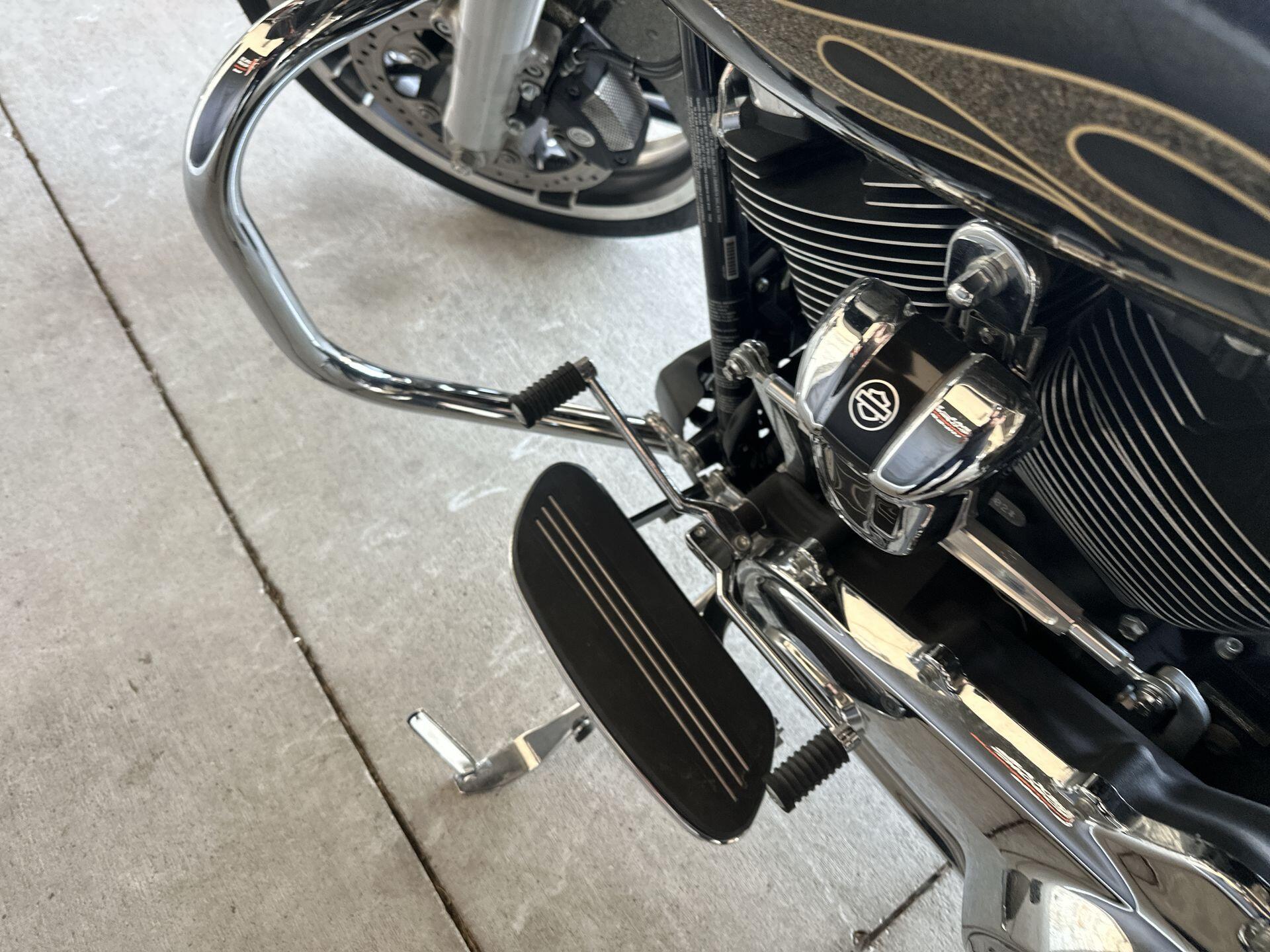 2017 Harley-Davidson® Road Glide® Special FLTRXS, photo 22