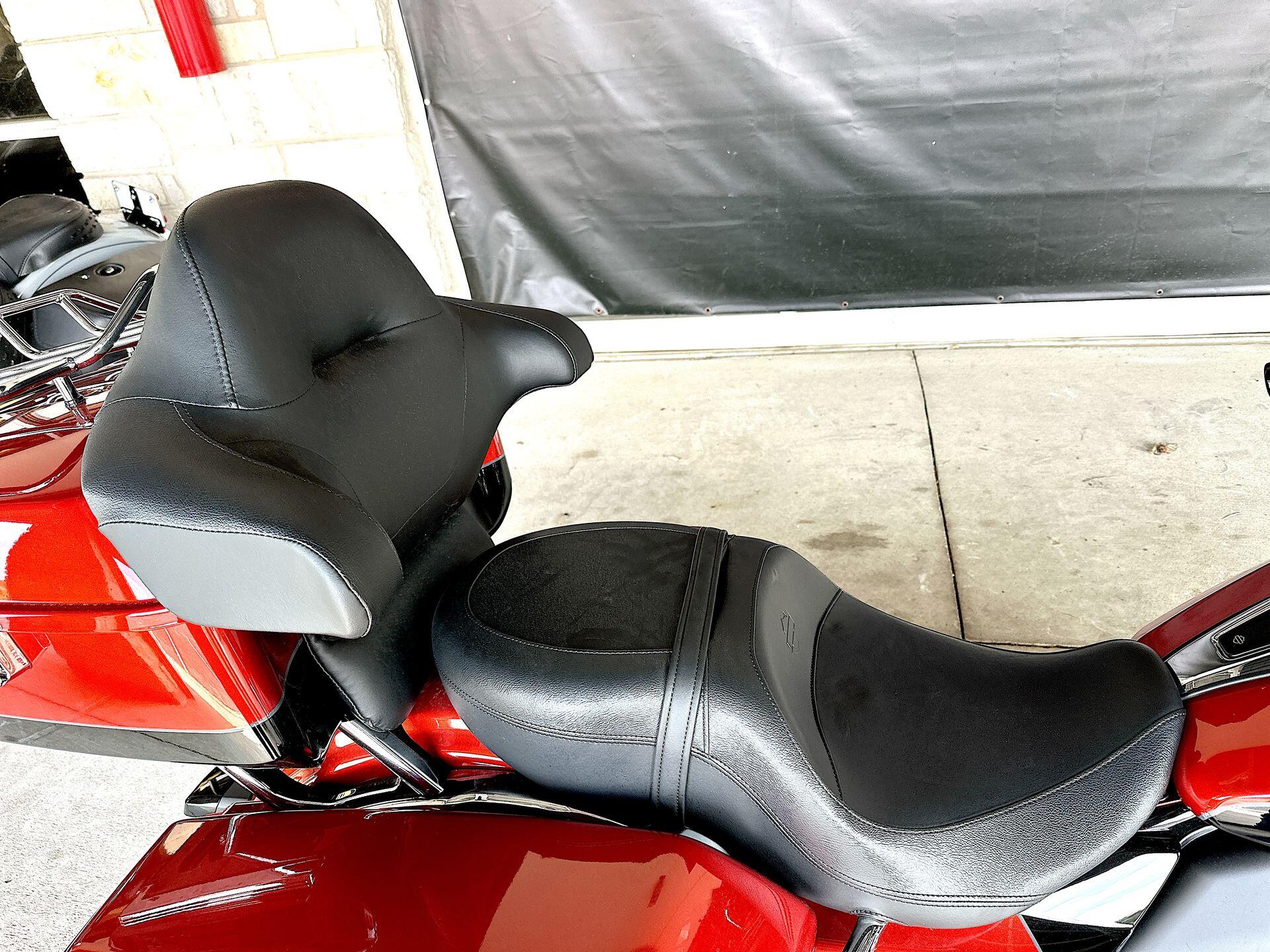 2025 Harley-Davidson® Street Glide™ Ultra FLHXU, photo 15