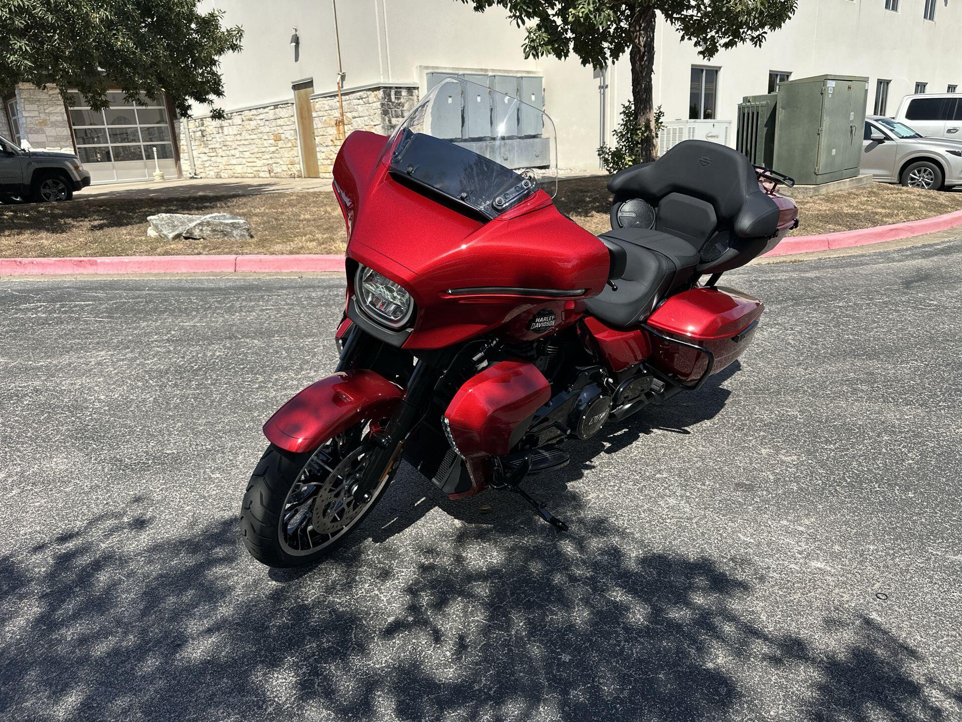 2026 Harley-Davidson® Street Glide Limited FLHXL, photo 5