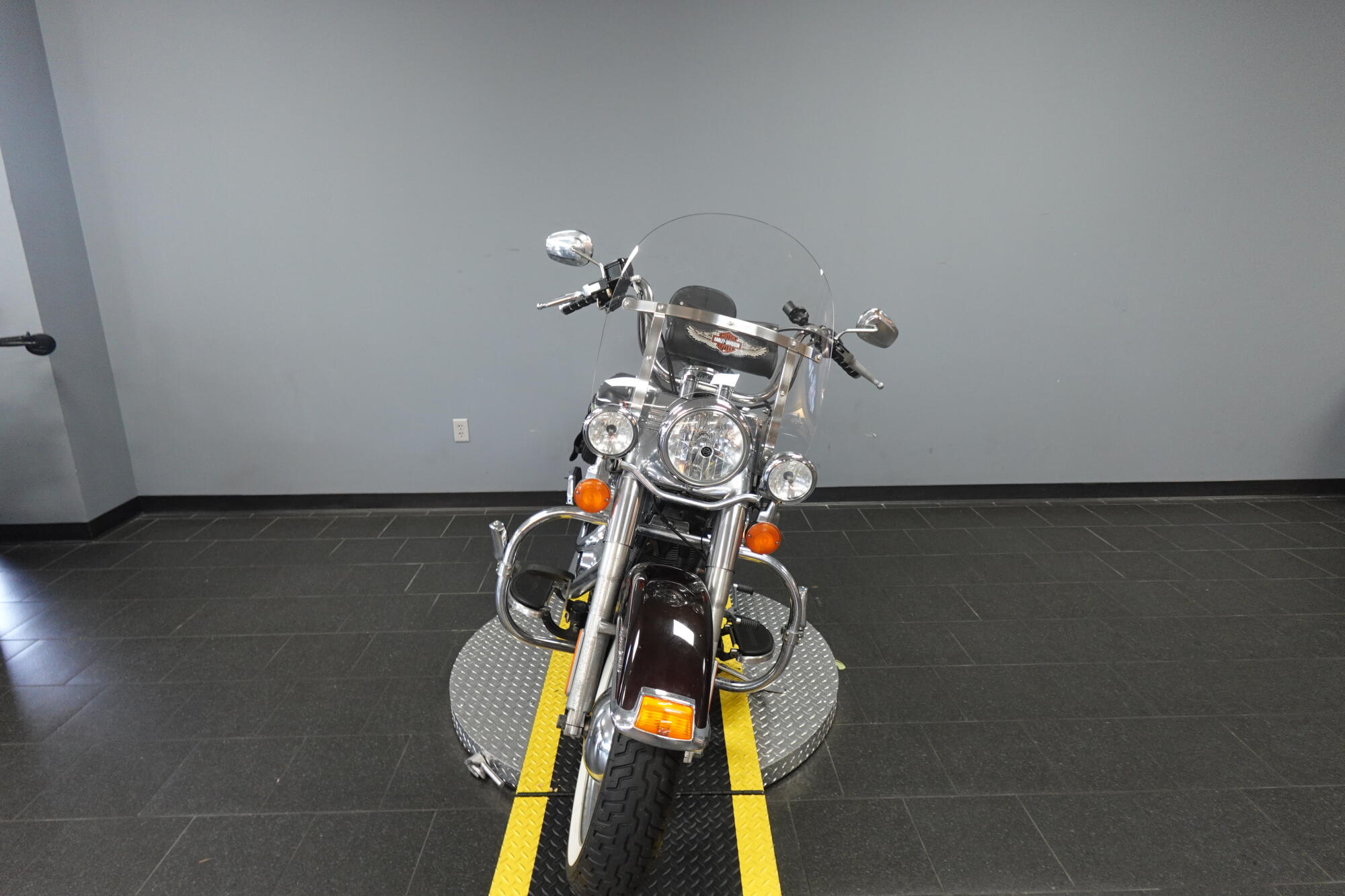 2011 Harley-Davidson® Heritage Softail® Classic FLSTC, photo 3