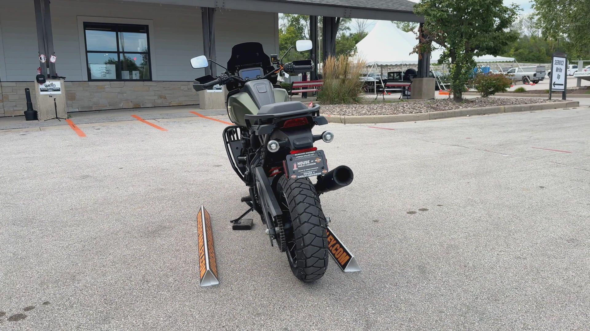 2022 Harley-Davidson® Pan America™ 1250 Special MINERAL GREEN DENIM, photo 9