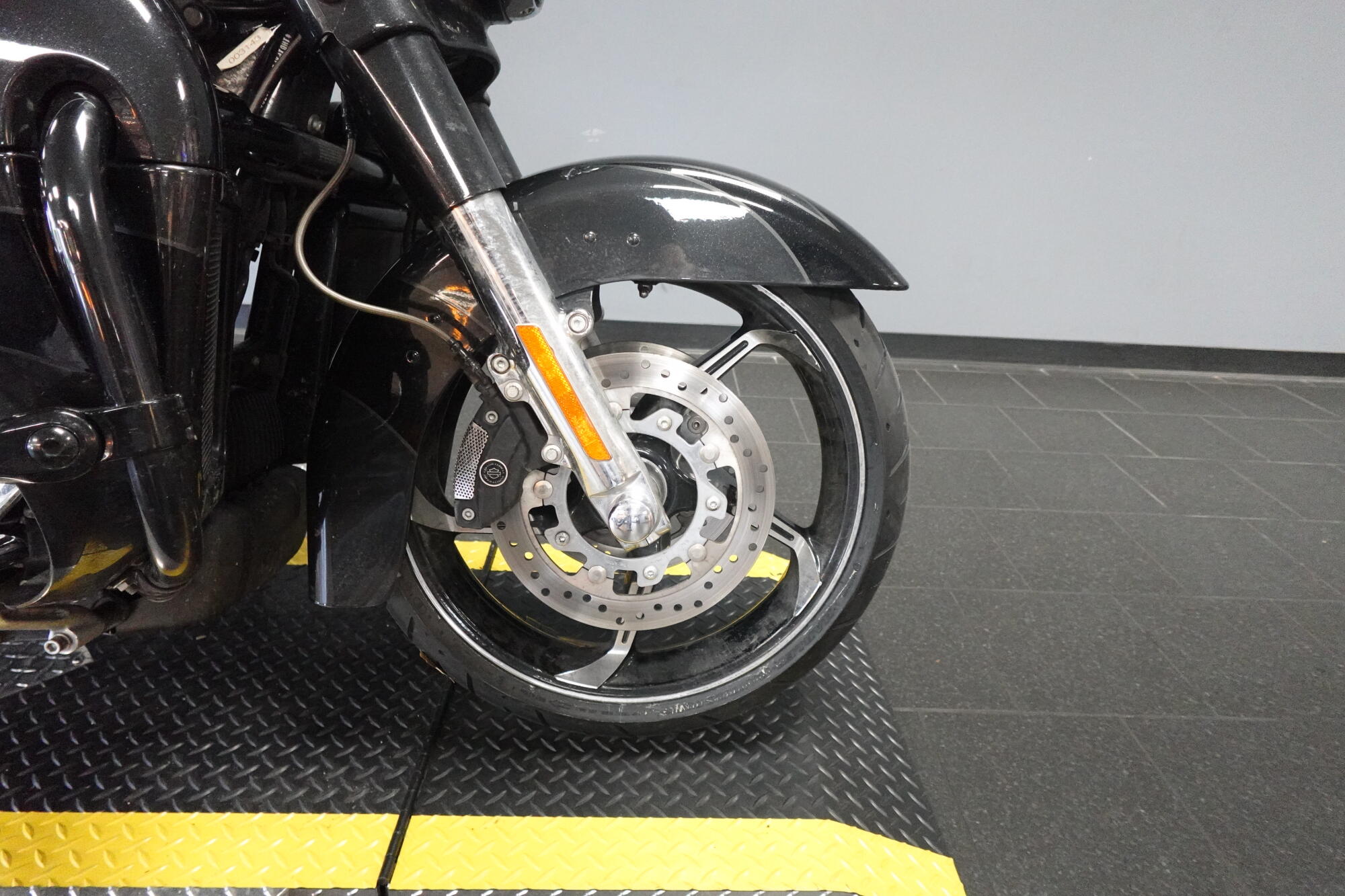 2017 Harley-Davidson® CVO™ Street Glide® FLHXSE, photo 10