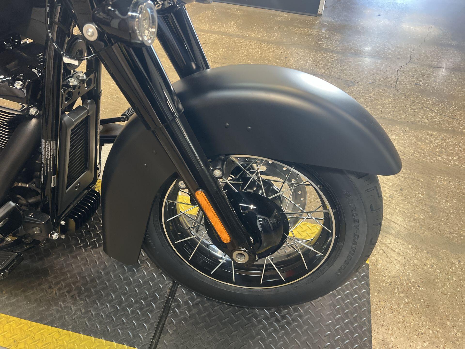 2026 Harley-Davidson® Deadwood™ FLHD, photo 12