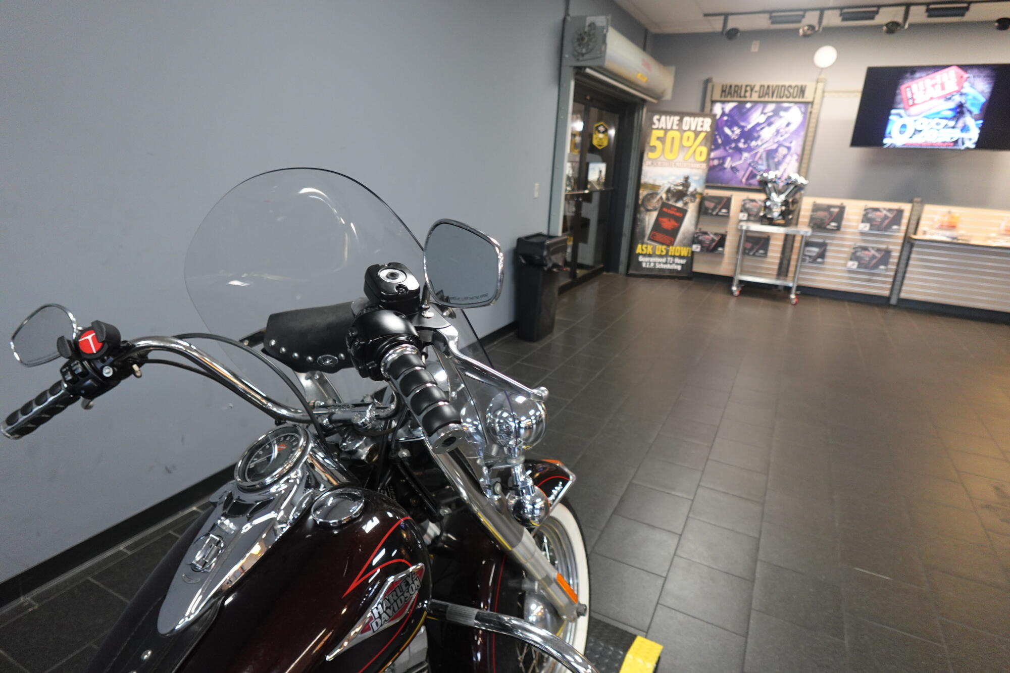 2011 Harley-Davidson® Heritage Softail® Classic FLSTC, photo 11