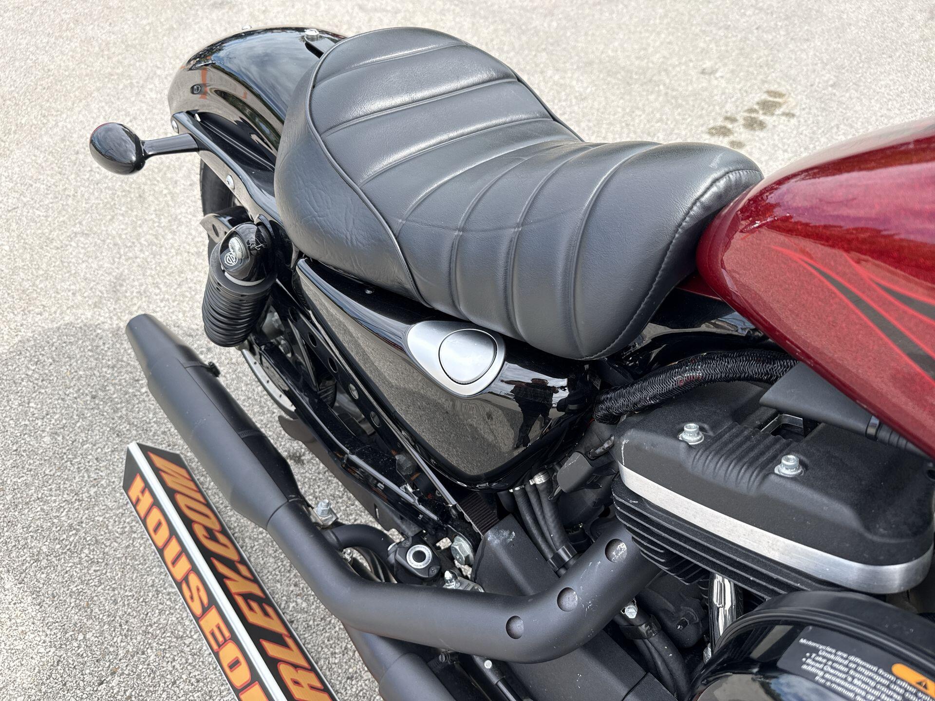 2017 Harley-Davidson® Iron 883™ Hard Candy Custom™ Hot Rod Red Flake, photo 16