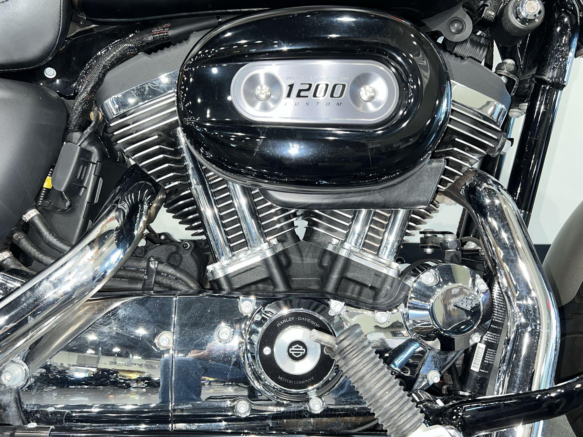 2018 Harley-Davidson® 1200 Custom XL1200C, photo 5