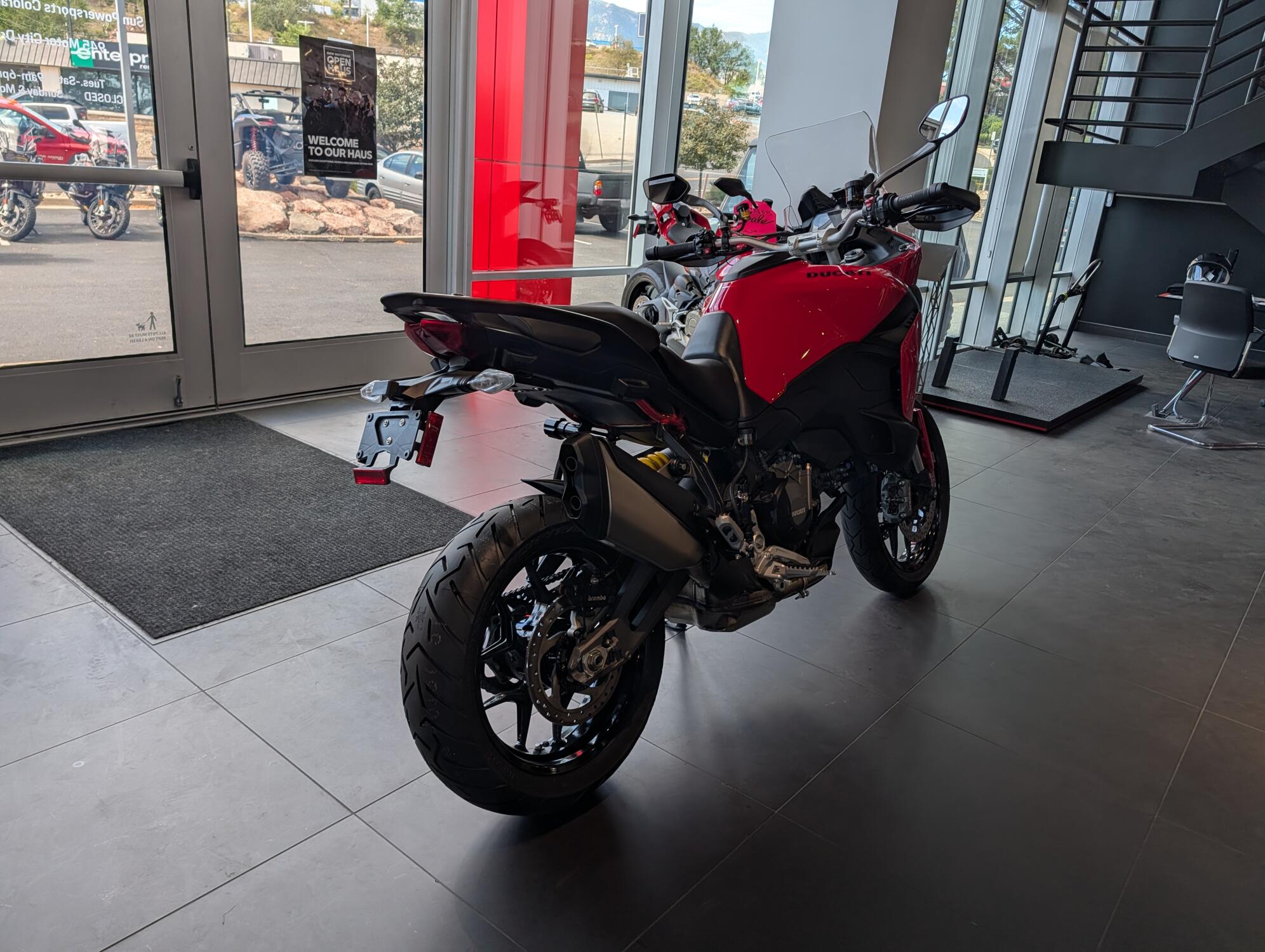 2027 DUCATI MULTISTRADA V2 RED, photo 3