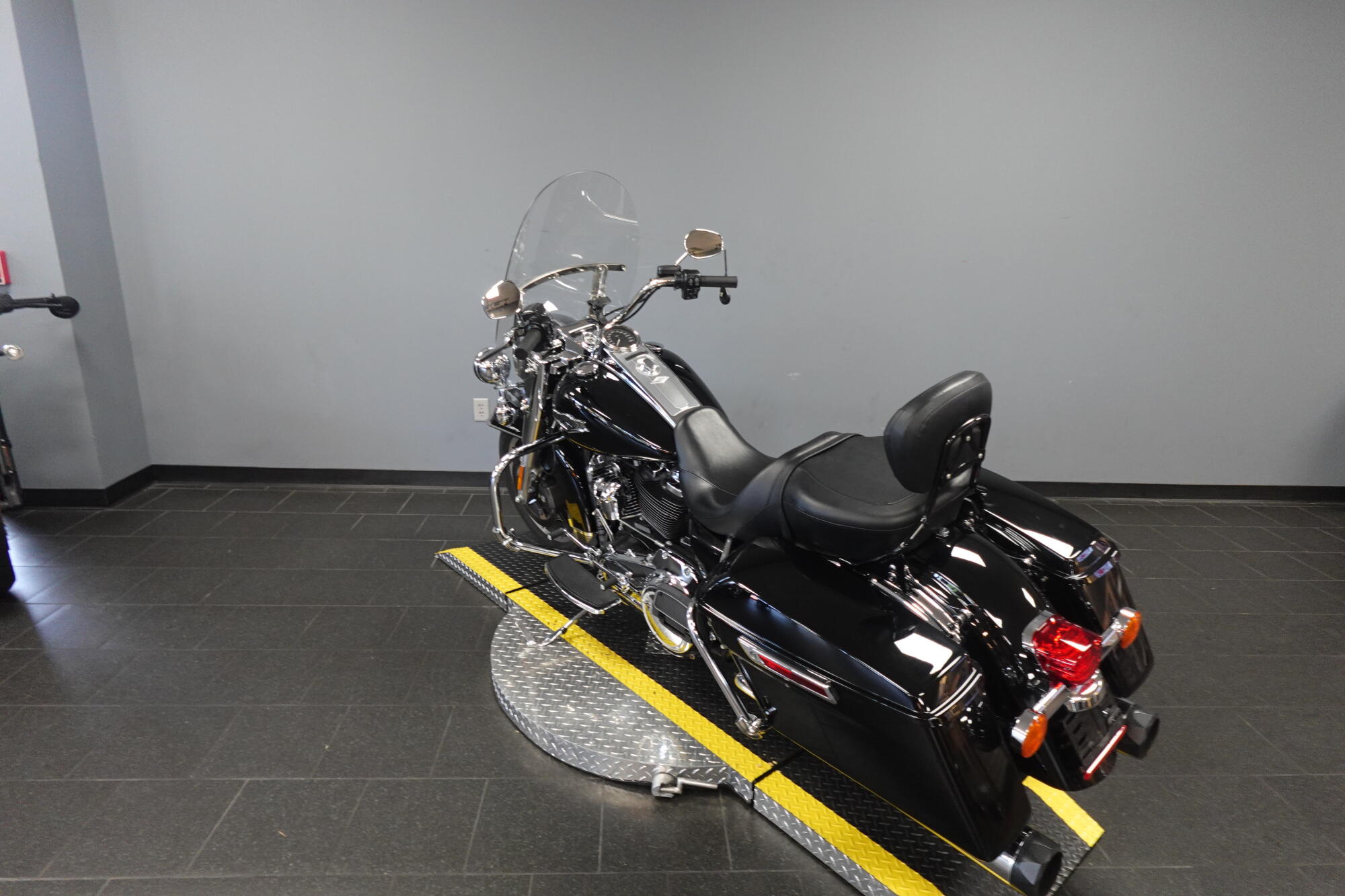 2019 Harley-Davidson® Road King® FLHR, photo 6