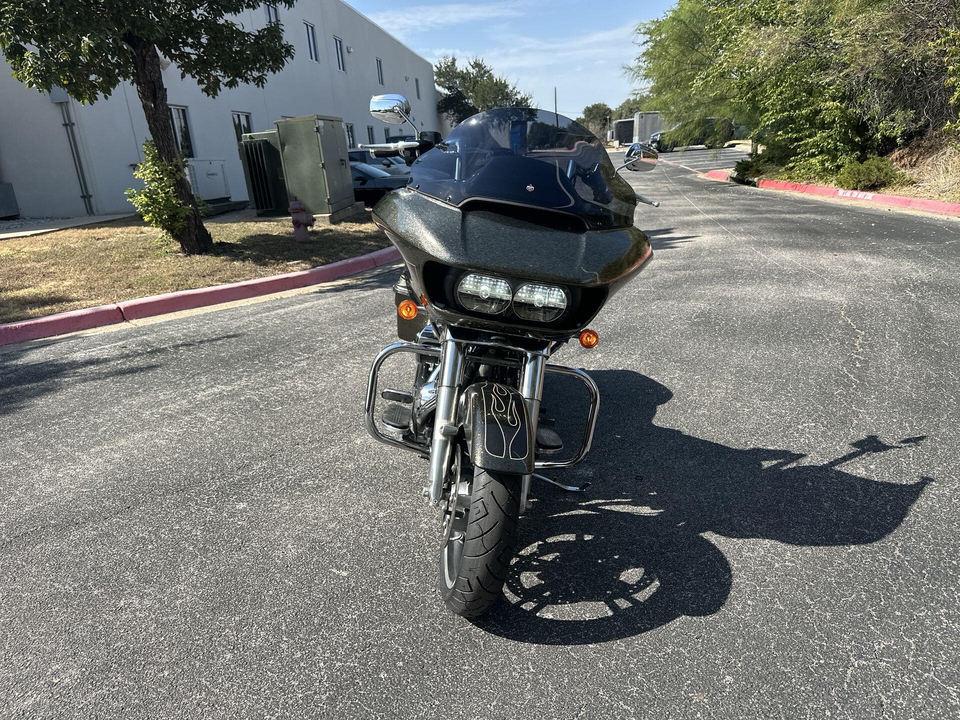 2017 Harley-Davidson® Road Glide® Special FLTRXS, photo 5