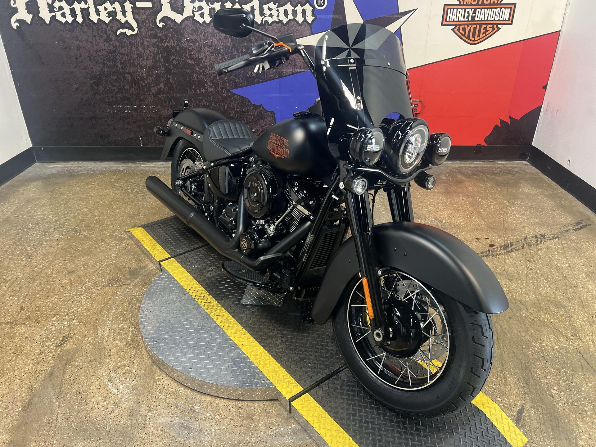 2026 Harley-Davidson® Deadwood™ FLHD, photo 7