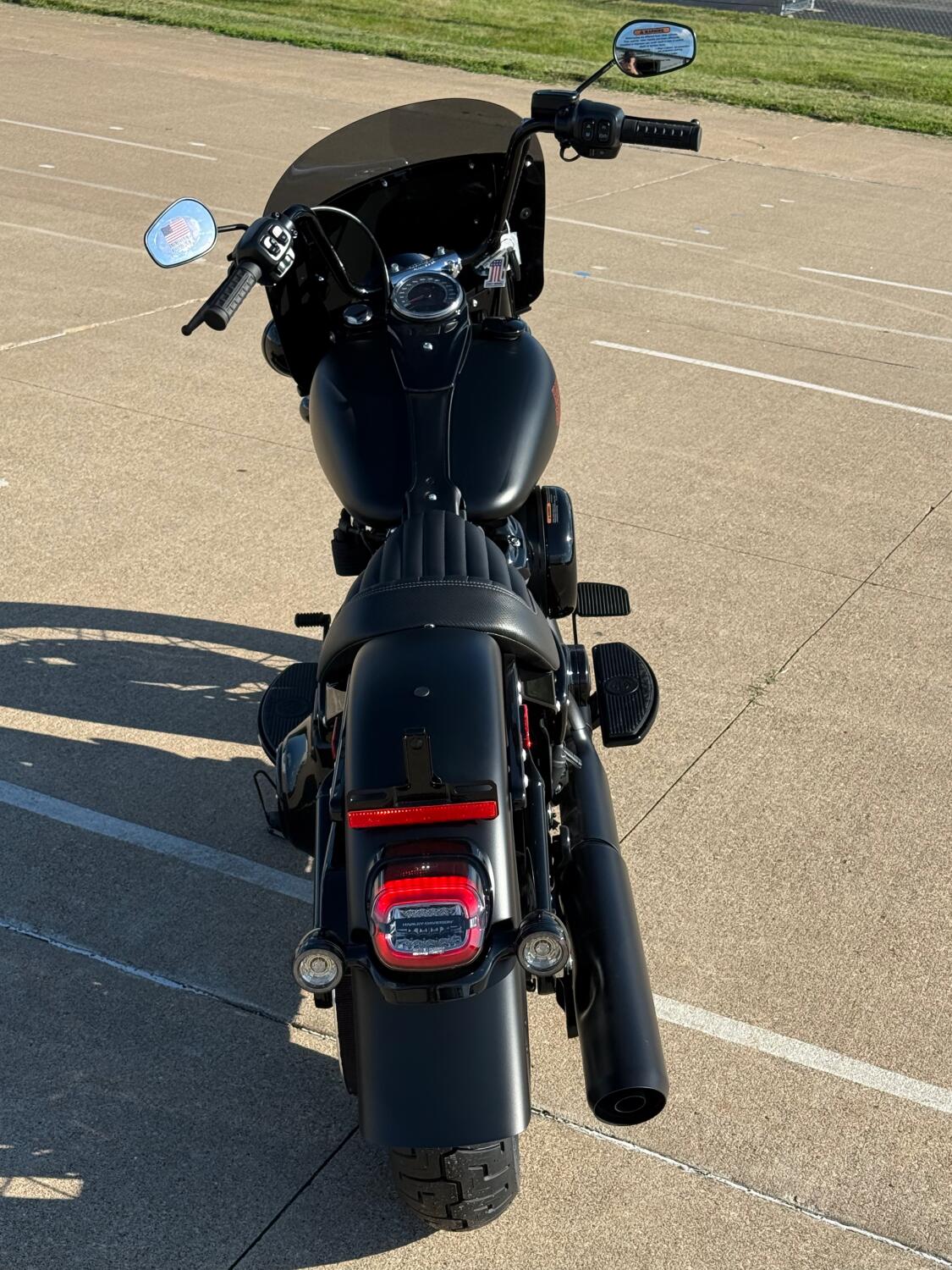 2026 Harley-Davidson® Deadwood™ Black Denim, photo 8
