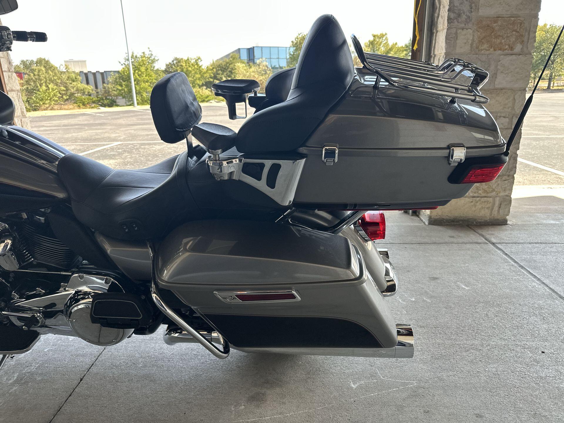 2017 Harley-Davidson® Road Glide® Ultra FLTRU, photo 20