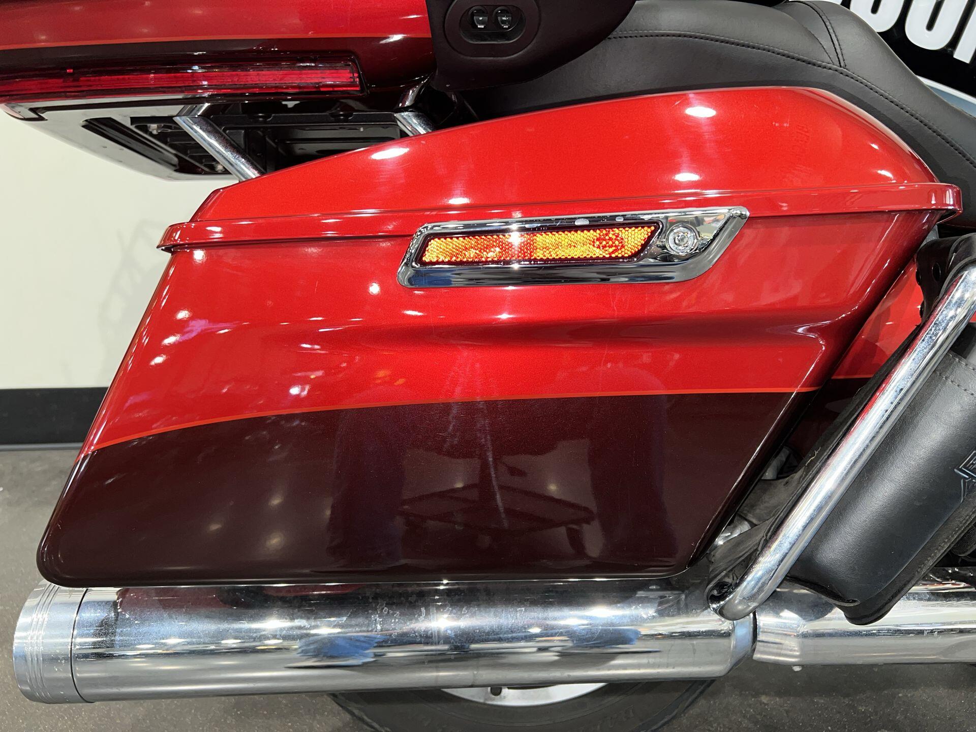 2019 Harley-Davidson® Ultra Limited FLHTK, photo 9