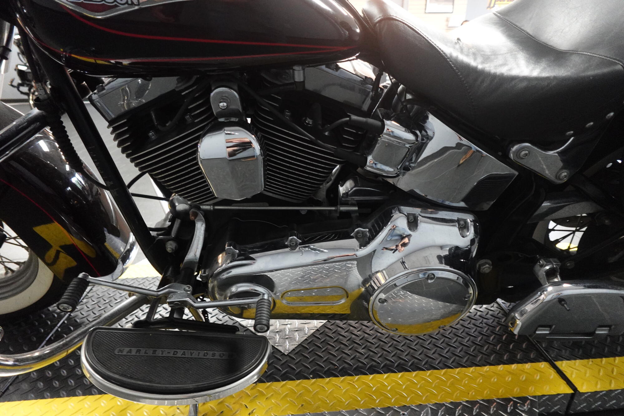 2011 Harley-Davidson® Heritage Softail® Classic FLSTC, photo 12
