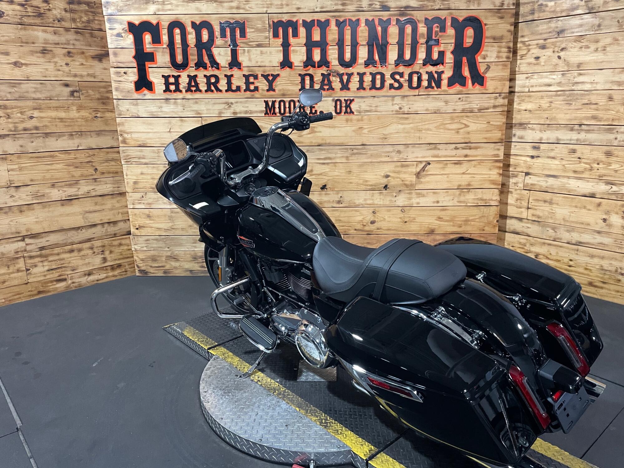 2026 Harley-Davidson® Road Glide® FLTRX, photo 11