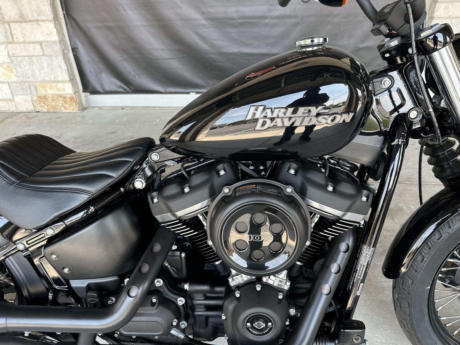 2020 Harley-Davidson® Street Bob® FXBB, photo 14