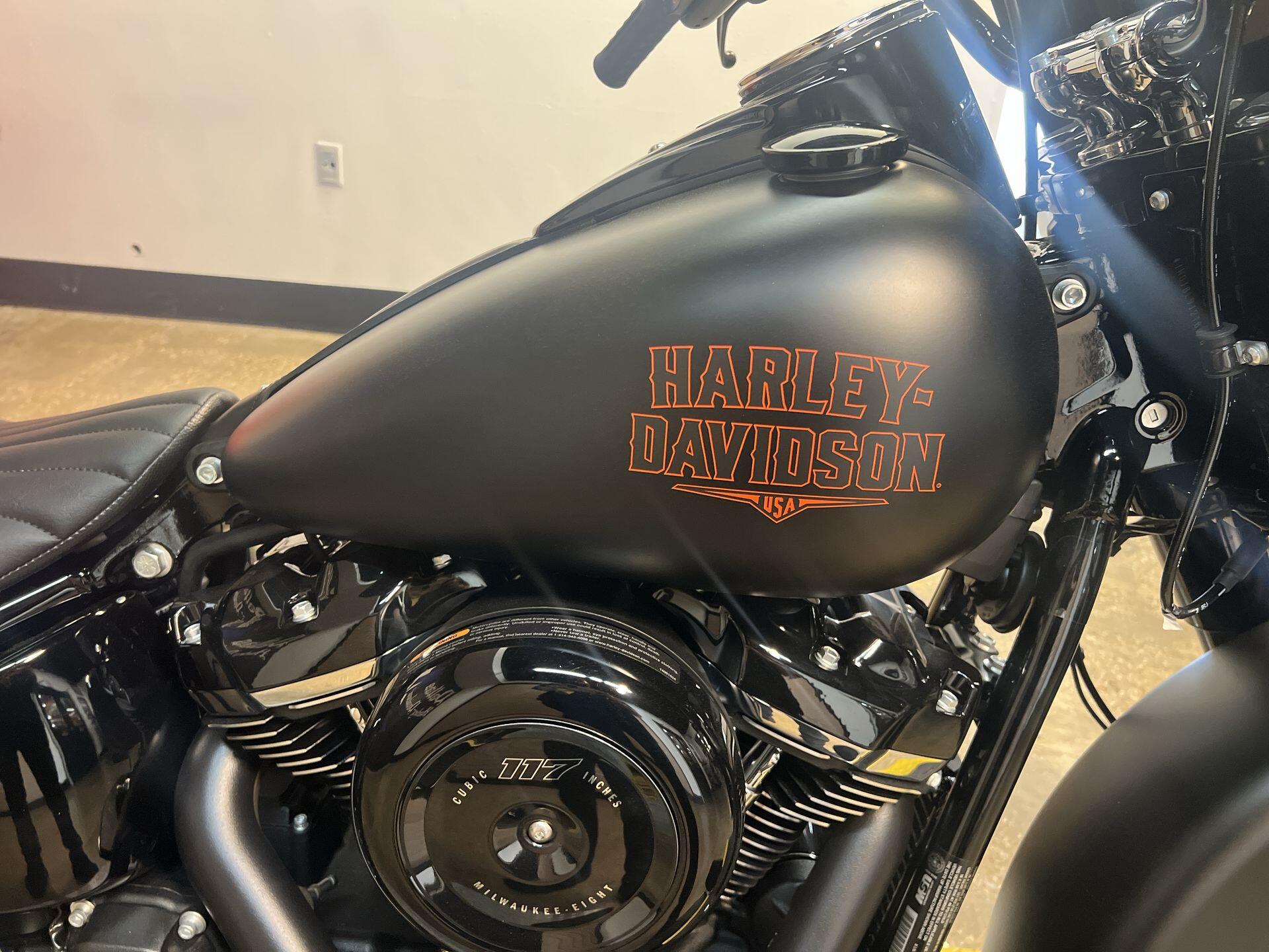 2026 Harley-Davidson® Deadwood™ FLHD, photo 14
