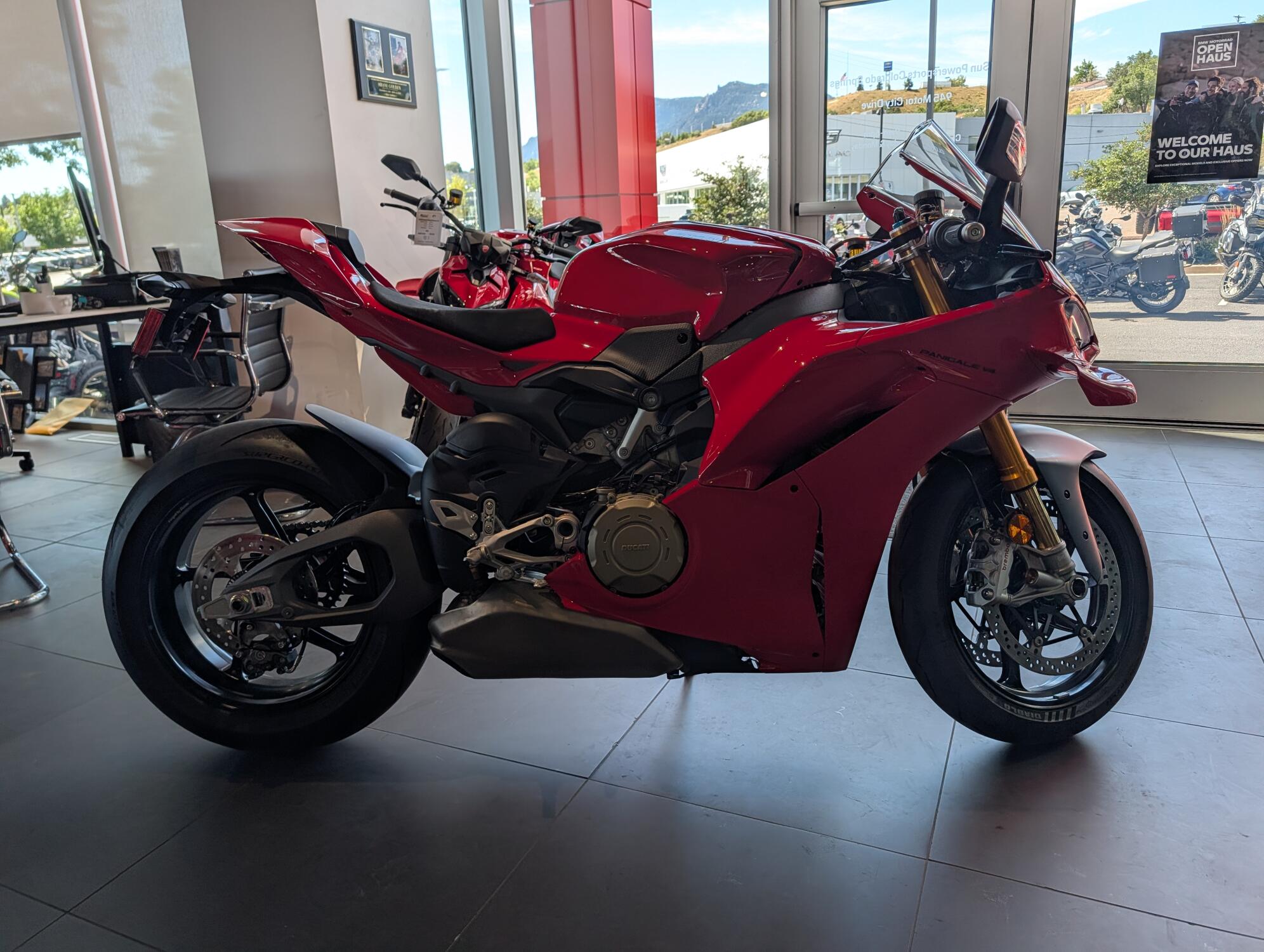 2026 Ducati Panigale V4 S, photo 2