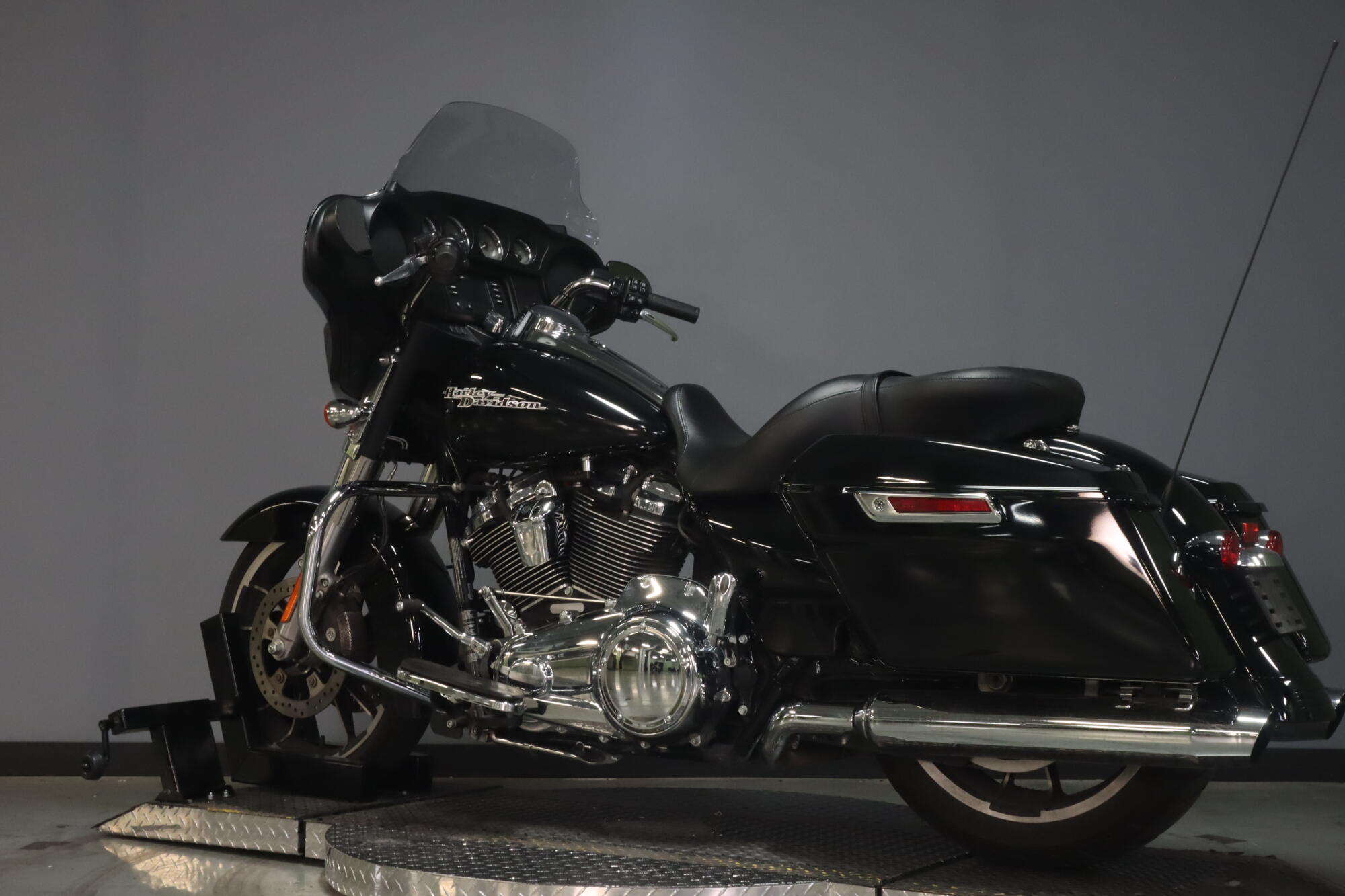 2020 Harley-Davidson® Street Glide® (FLHX), photo 6
