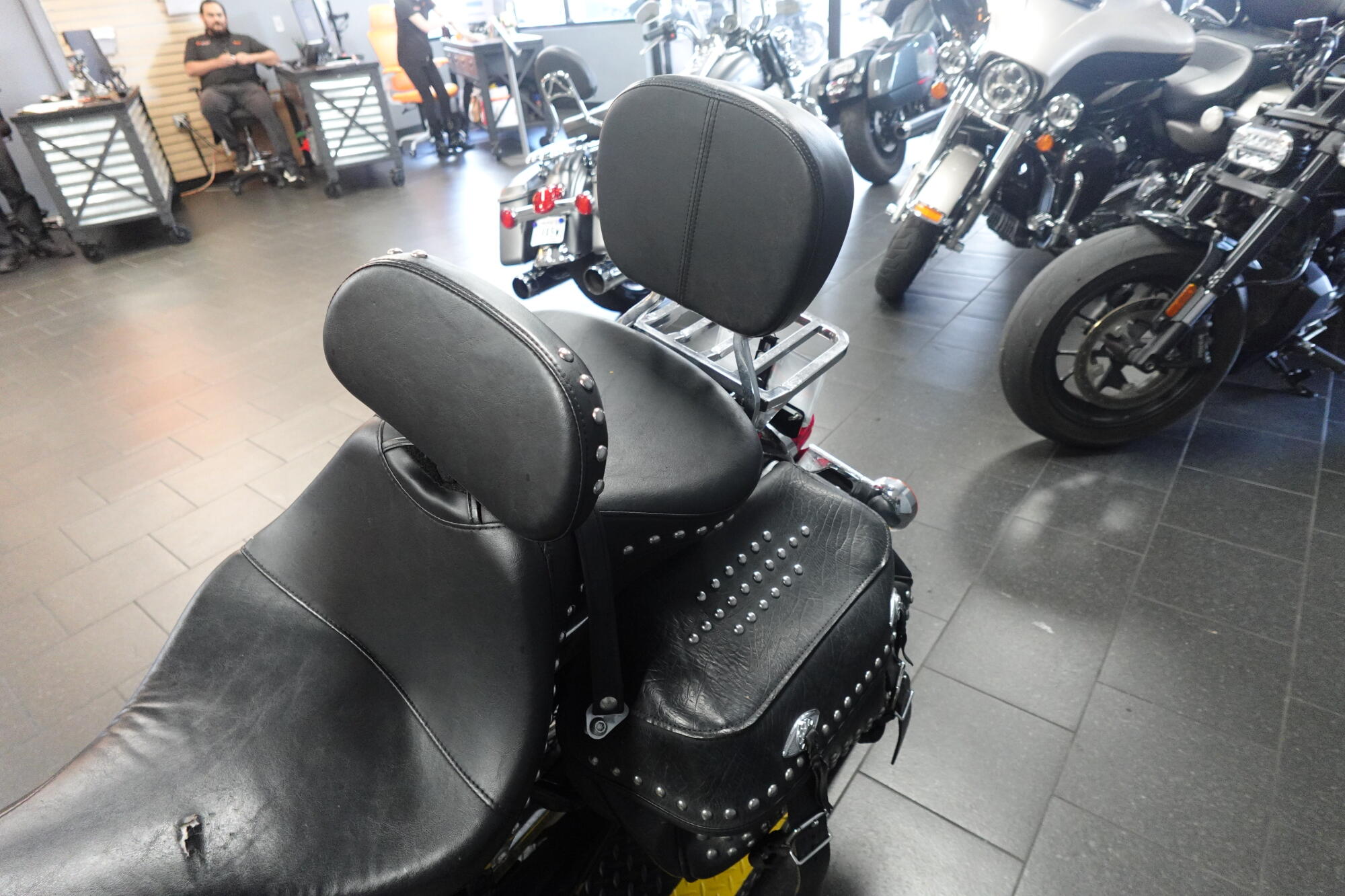 2011 Harley-Davidson® Heritage Softail® Classic FLSTC, photo 14